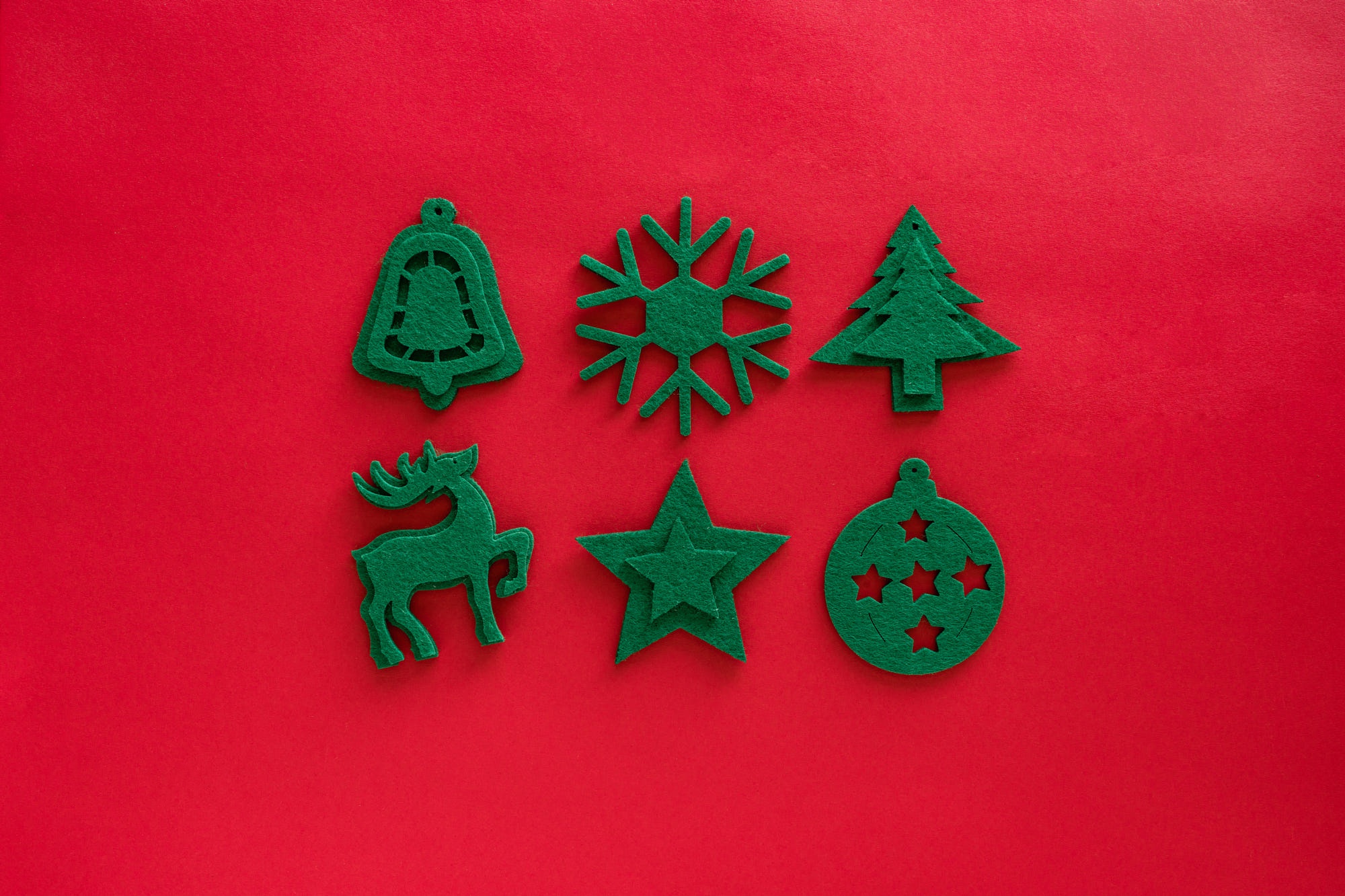 Christmas ornaments: bell, snowflake, tree, deer, star, bauble HD Wallpaper