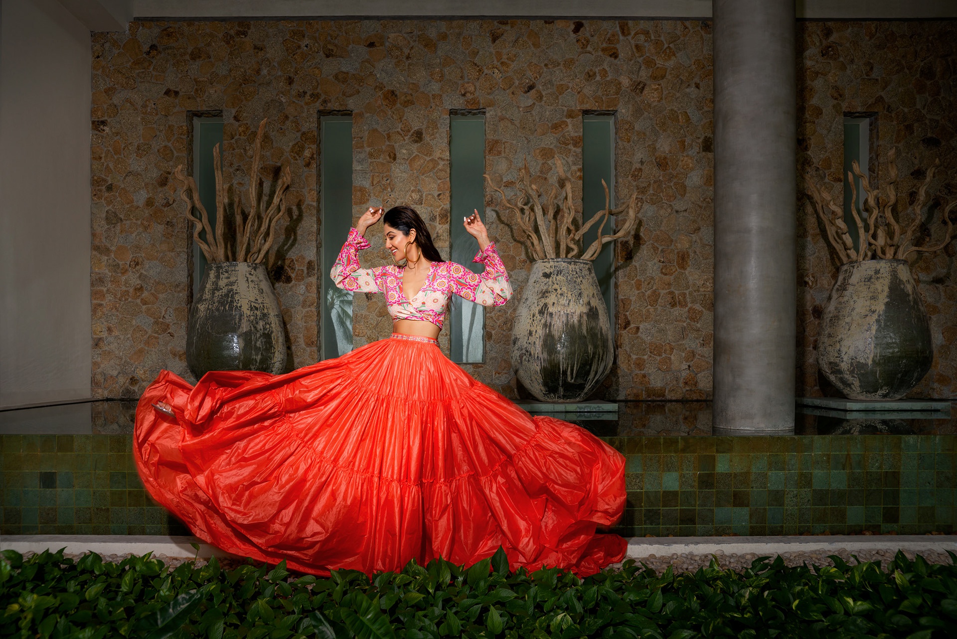Shilpa Shetty in a red lehenga HD Wallpaper
