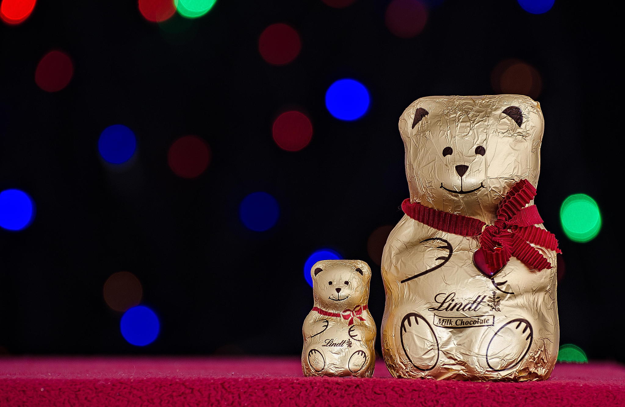 Lindt Chocolate Bears with Festive Lights HD Wallpaper