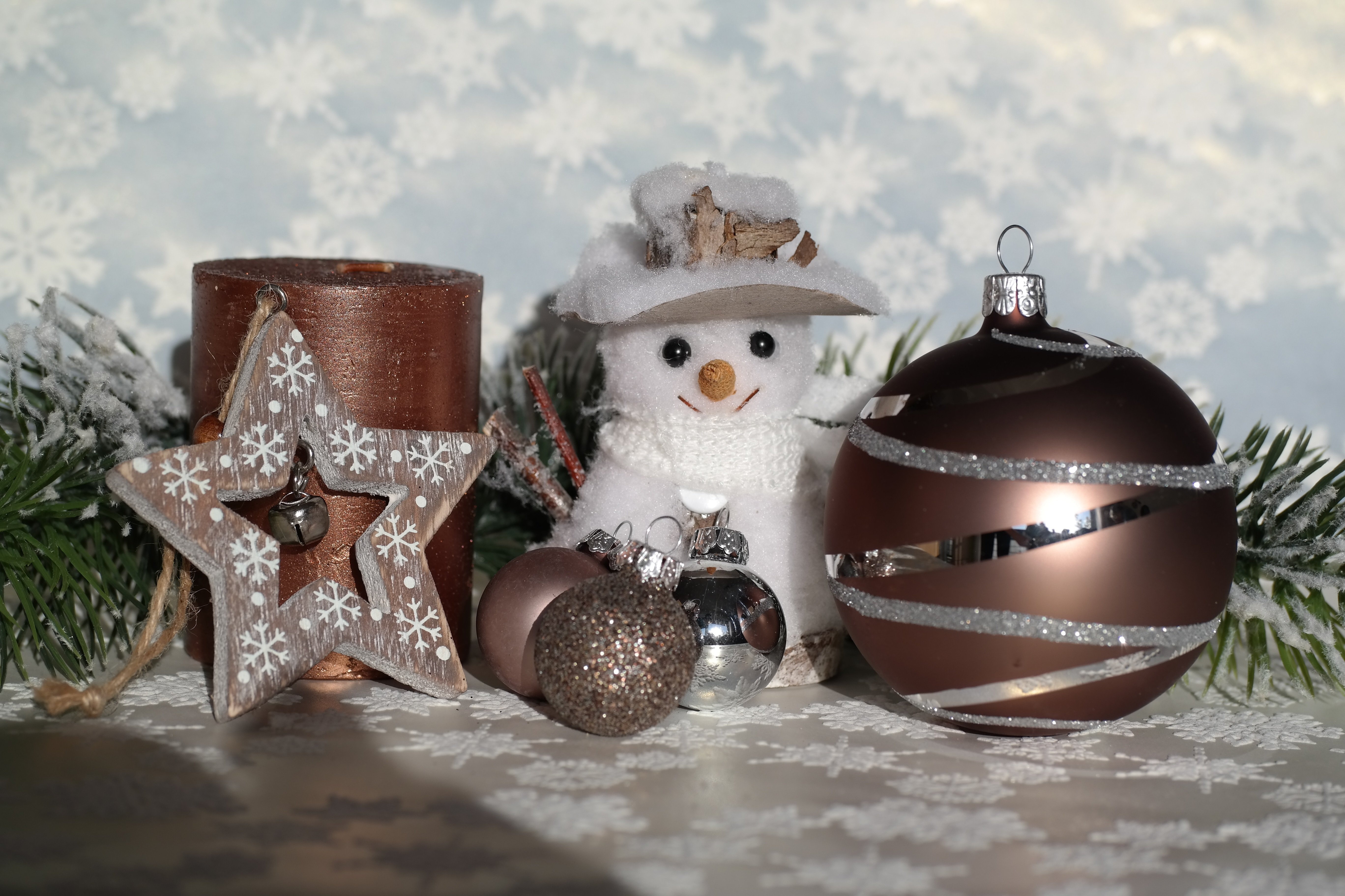 Christmas Star, Bauble, and Snowman Decoration HD Wallpaper