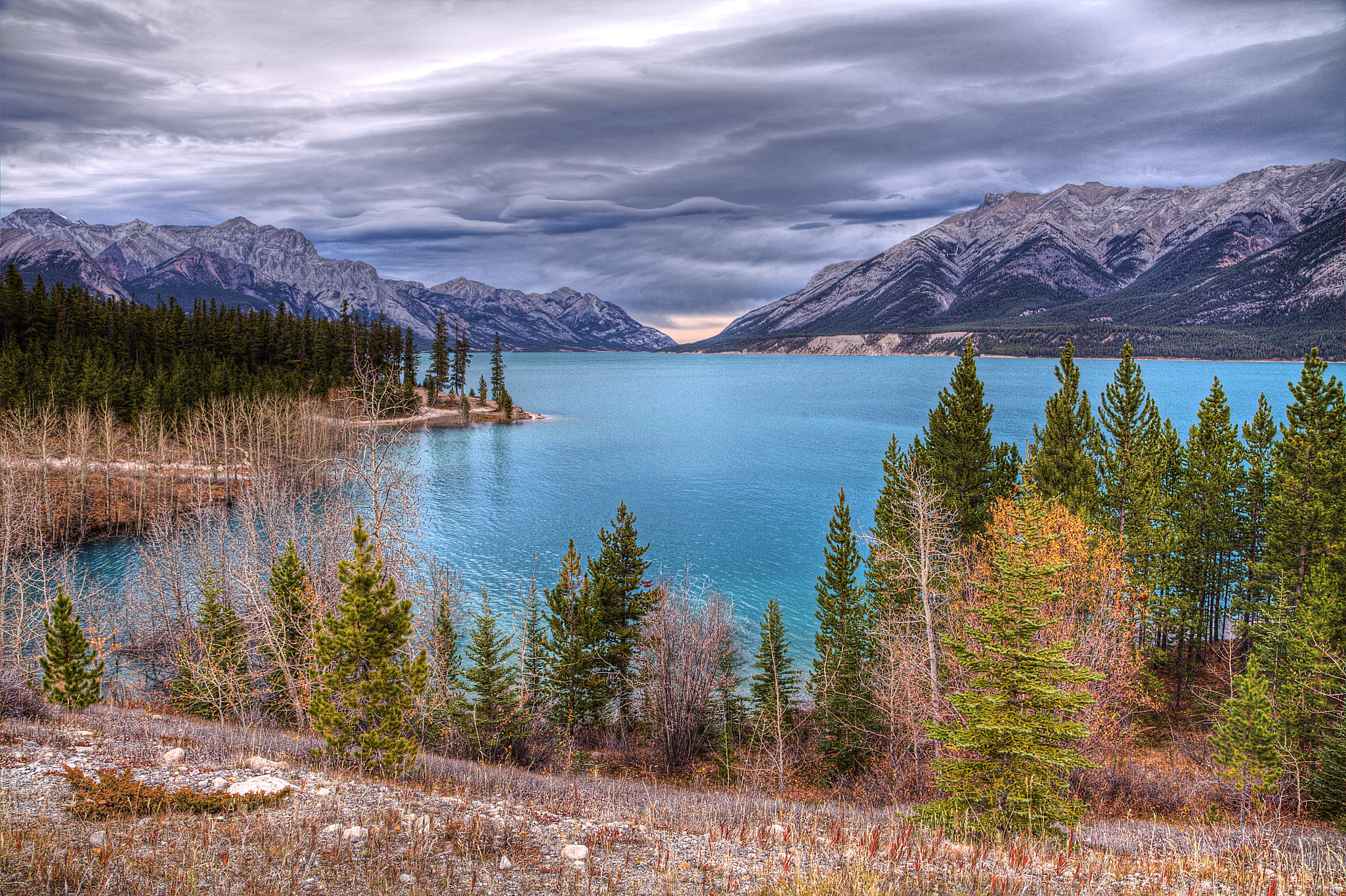 Abraham Lake with Mountains and Forest, Canada 4K HD Wallpaper