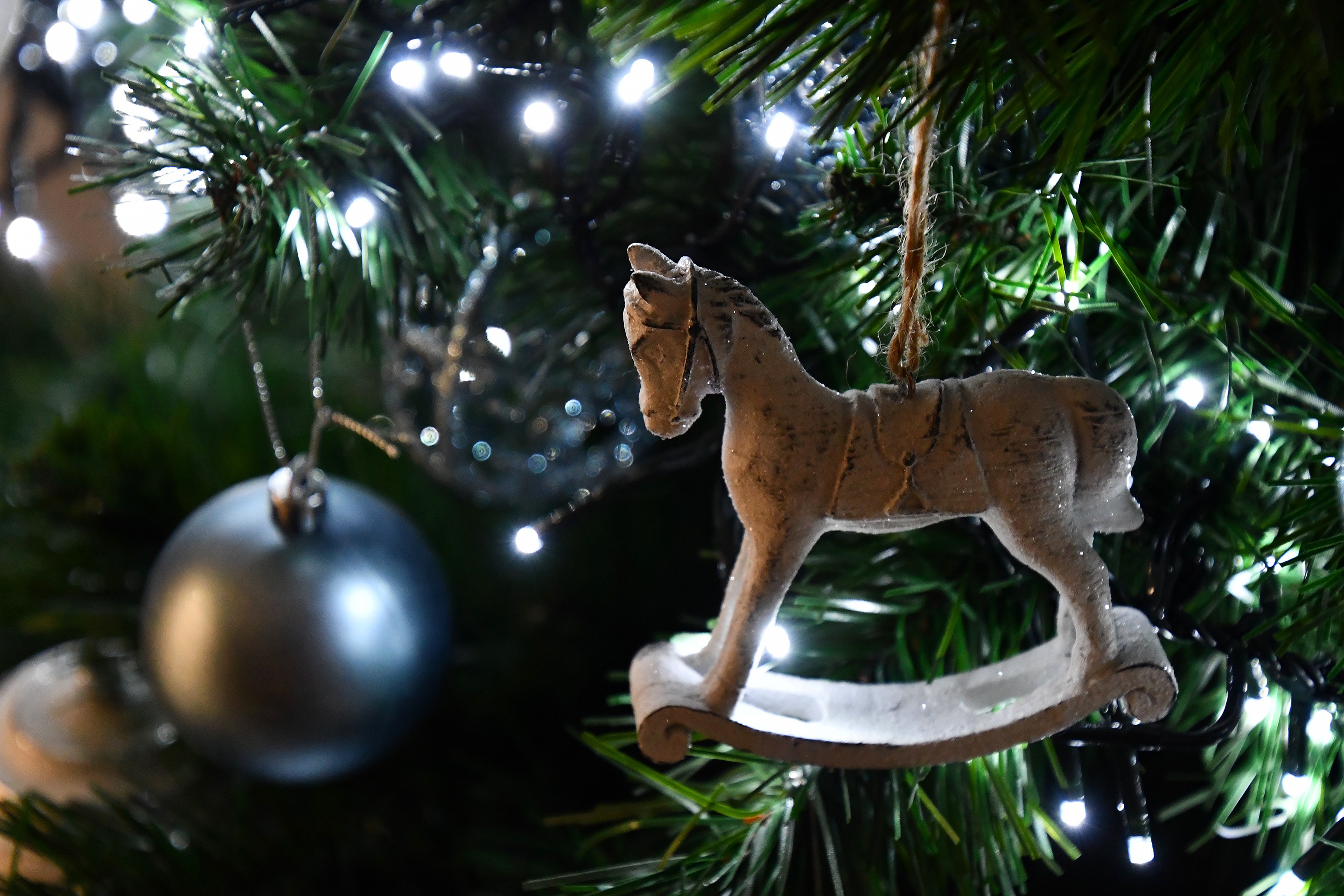 Christmas tree decoration with rocking horse and bauble HD Wallpaper