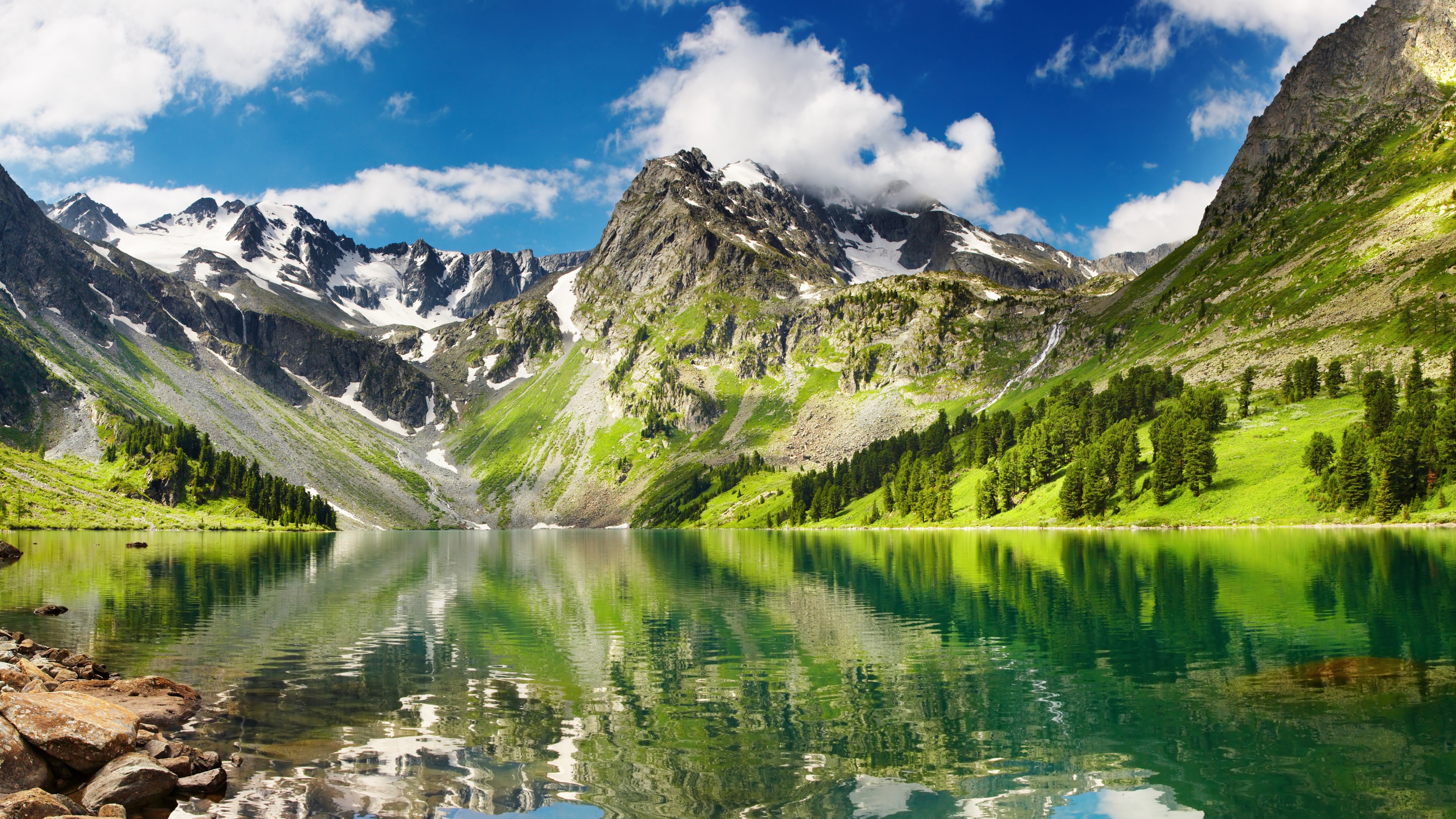 Mountain lake reflection in Altai Nature, Russia HD Wallpaper