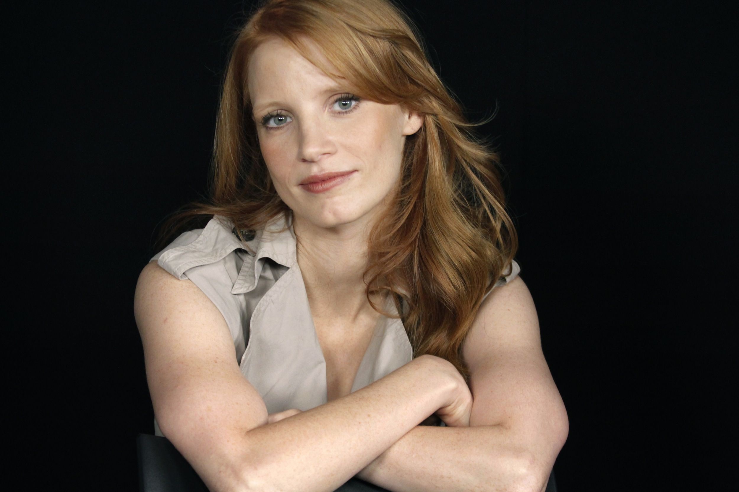 Jessica Chastain posing for a portrait HD Wallpaper