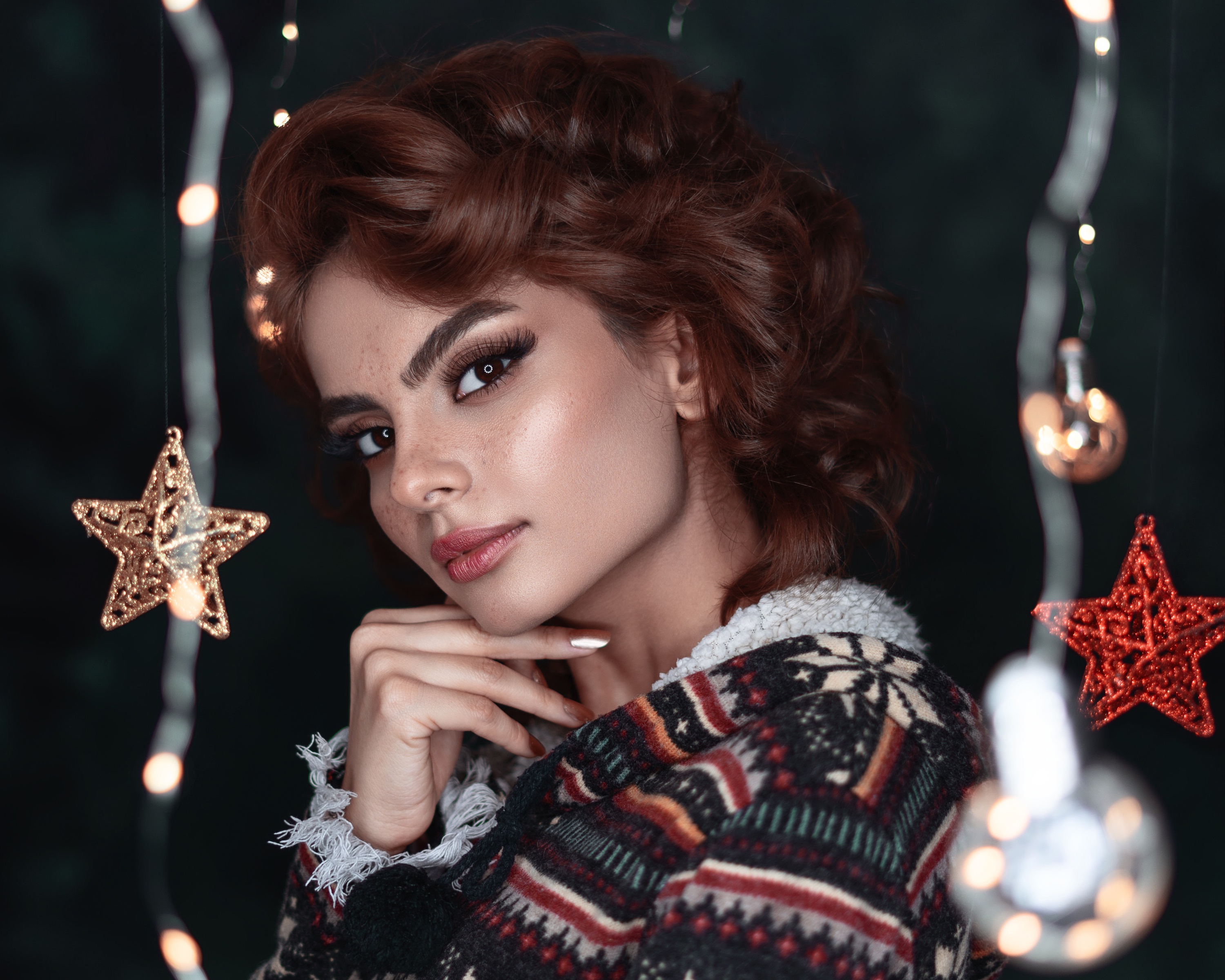 Woman with brown hair and freckles HD Wallpaper