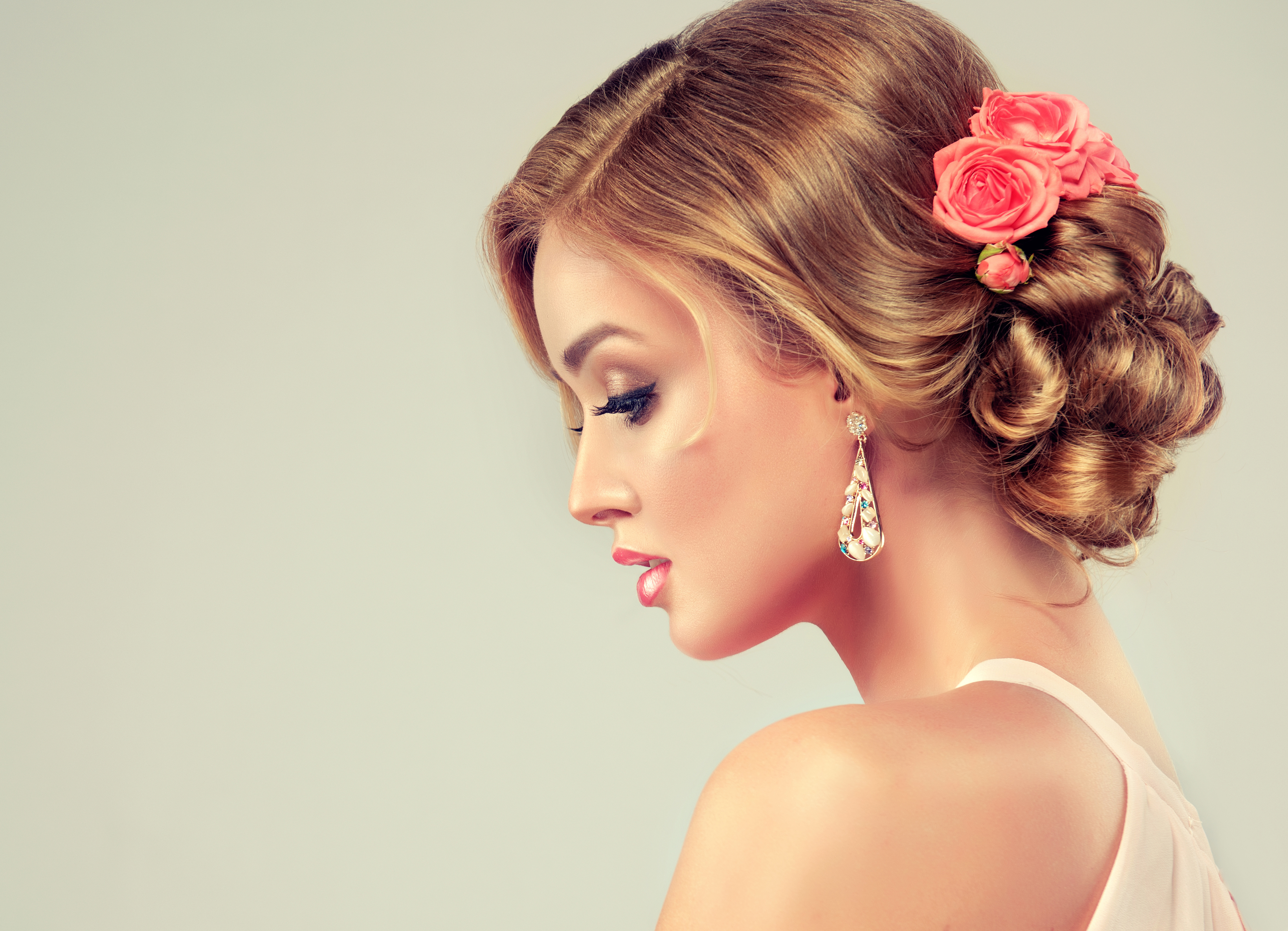 Elegant Model with Makeup and Roses HD Wallpaper