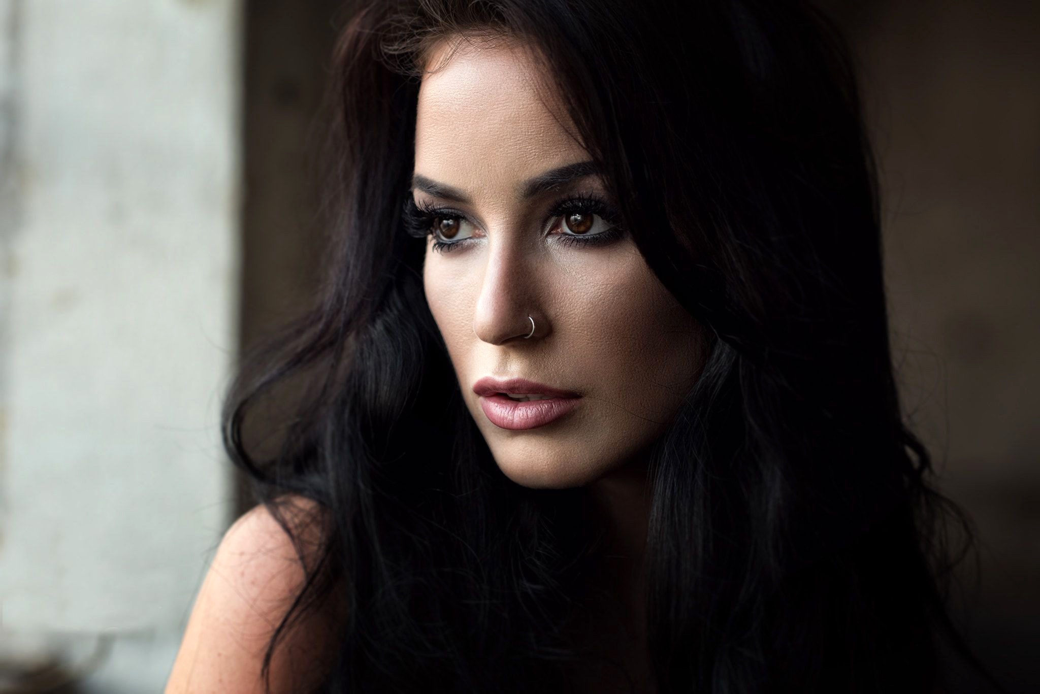 Woman with black hair and brown eyes HD Wallpaper