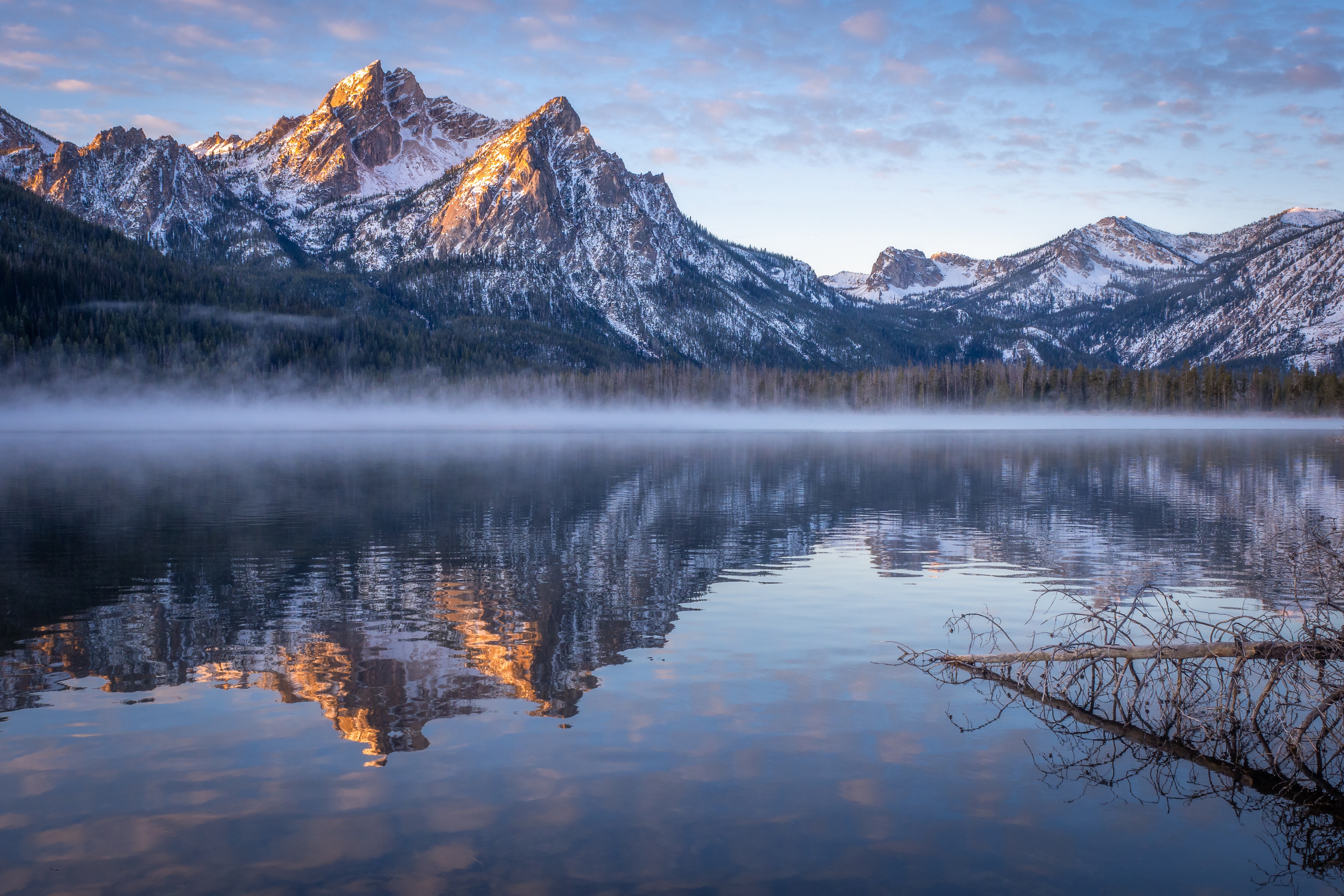 Stanley Lake and McGowan Peak in Idaho at Sunrise HD Wallpaper
