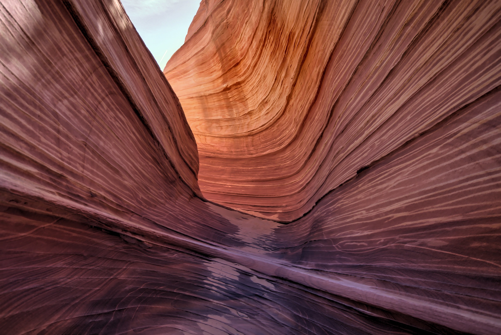 The Wave rock formation in Coyote Buttes, Arizona HD Wallpaper