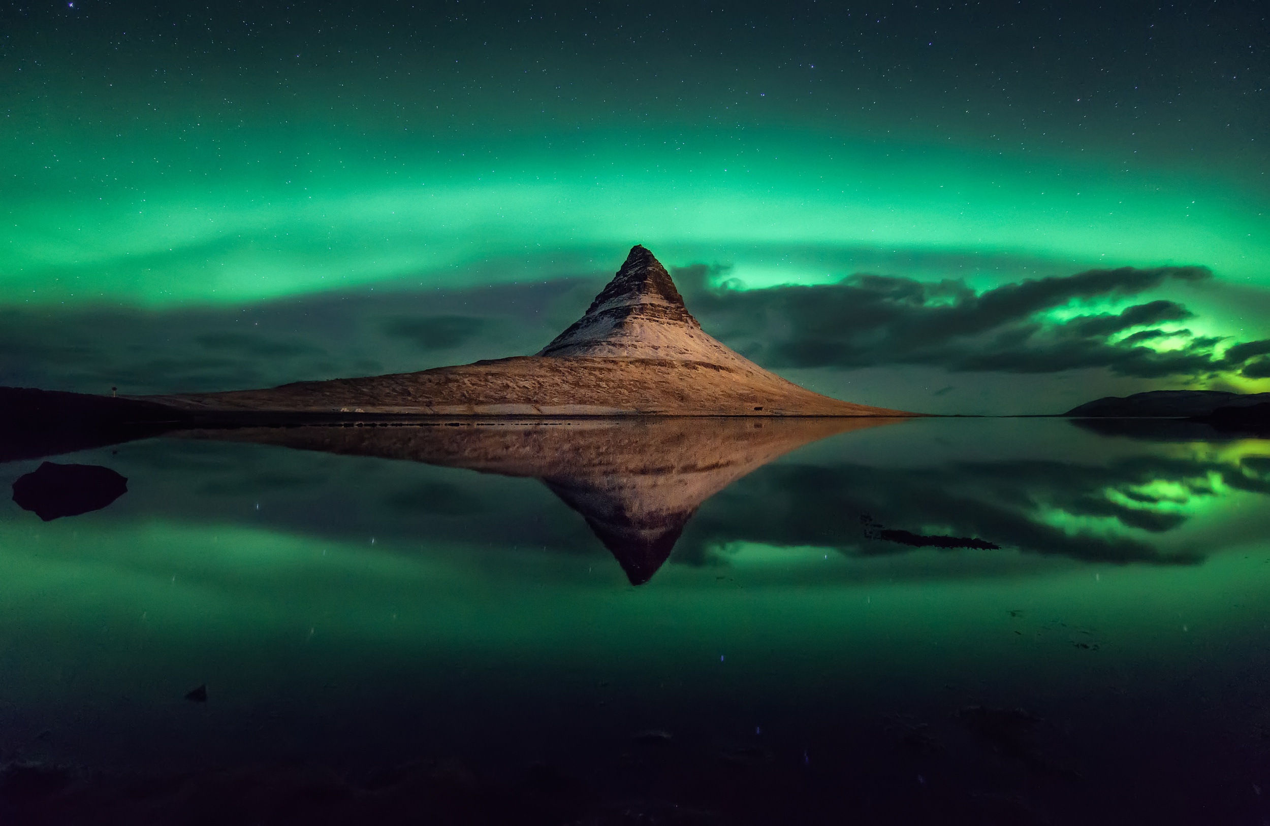 Aurora Borealis over Kirkjufell Mountain in Iceland HD Wallpaper