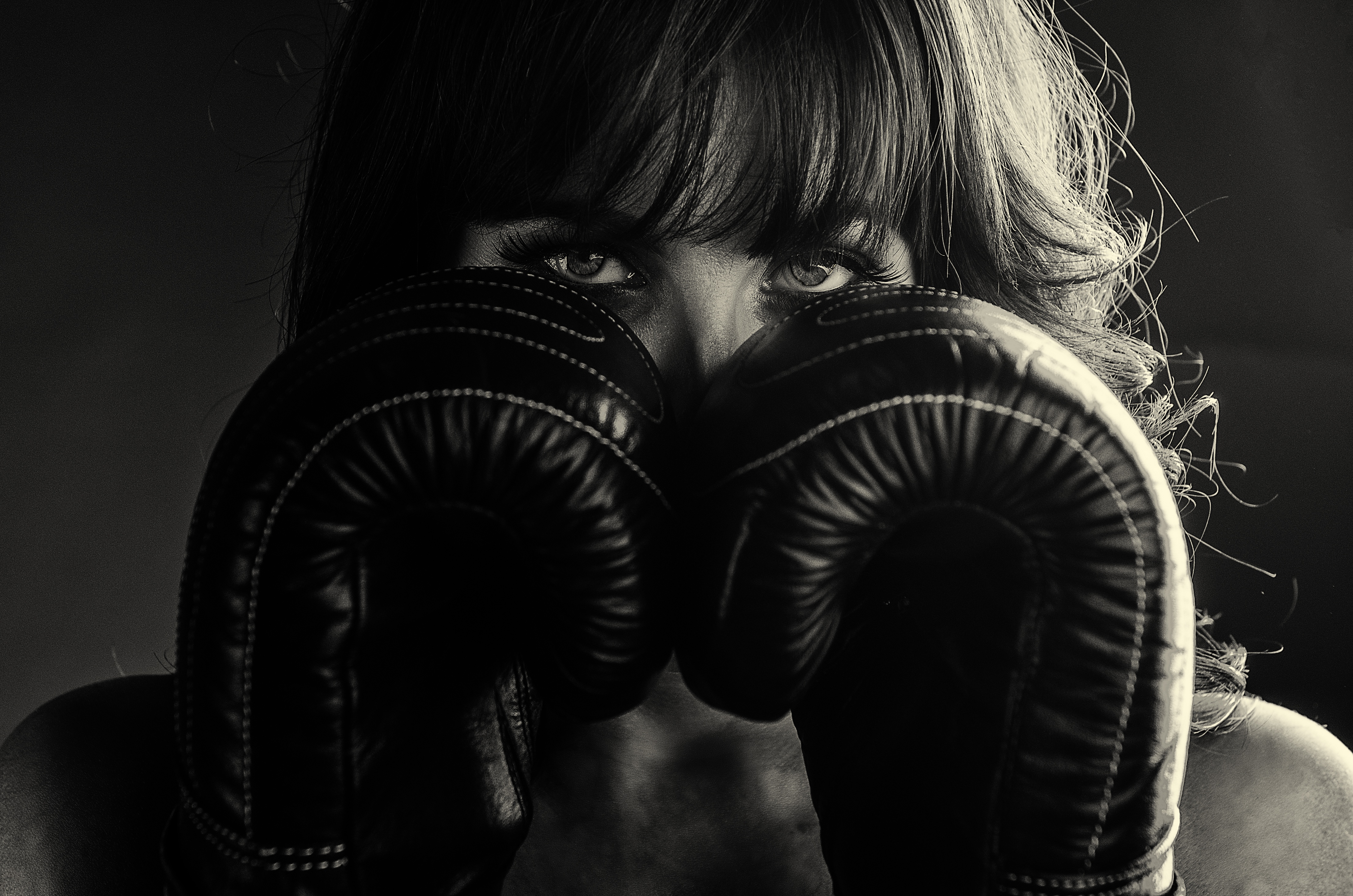 Woman wearing boxing gloves HD Wallpaper