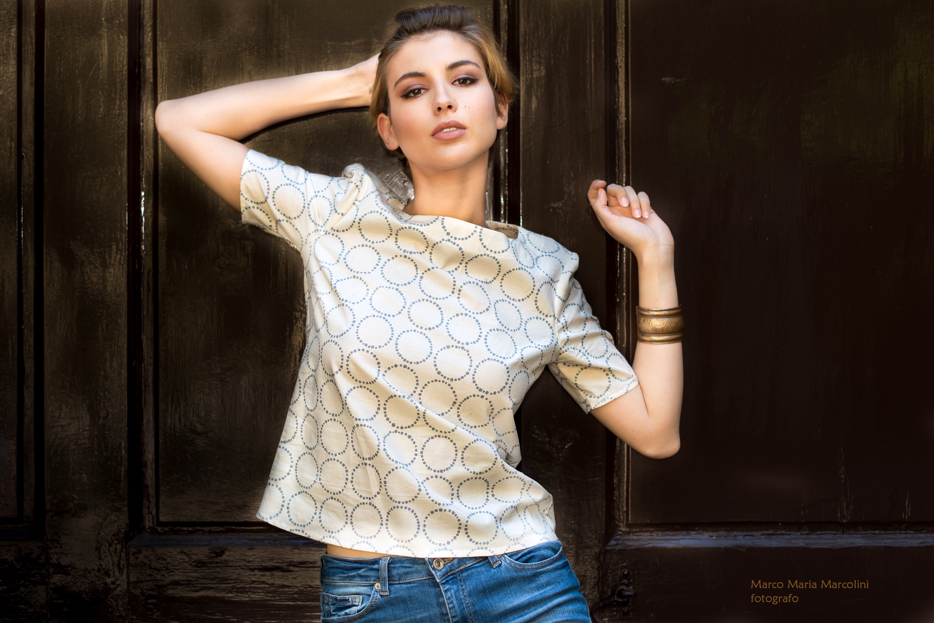 Elegant Female Model in Casual Outfit HD Wallpaper