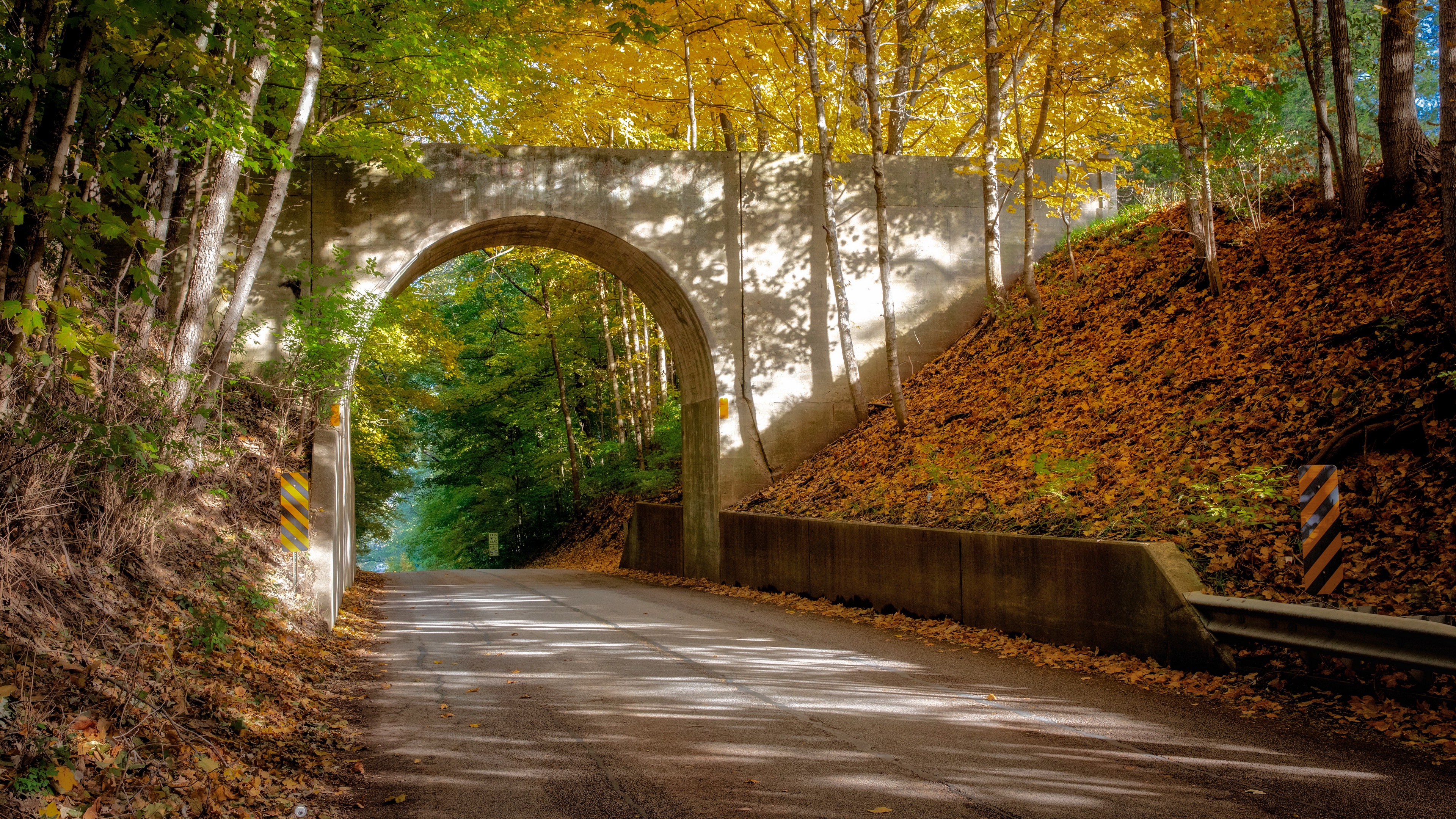 Gillett Memorial Arch in Elkhart, Illinois HD Wallpaper