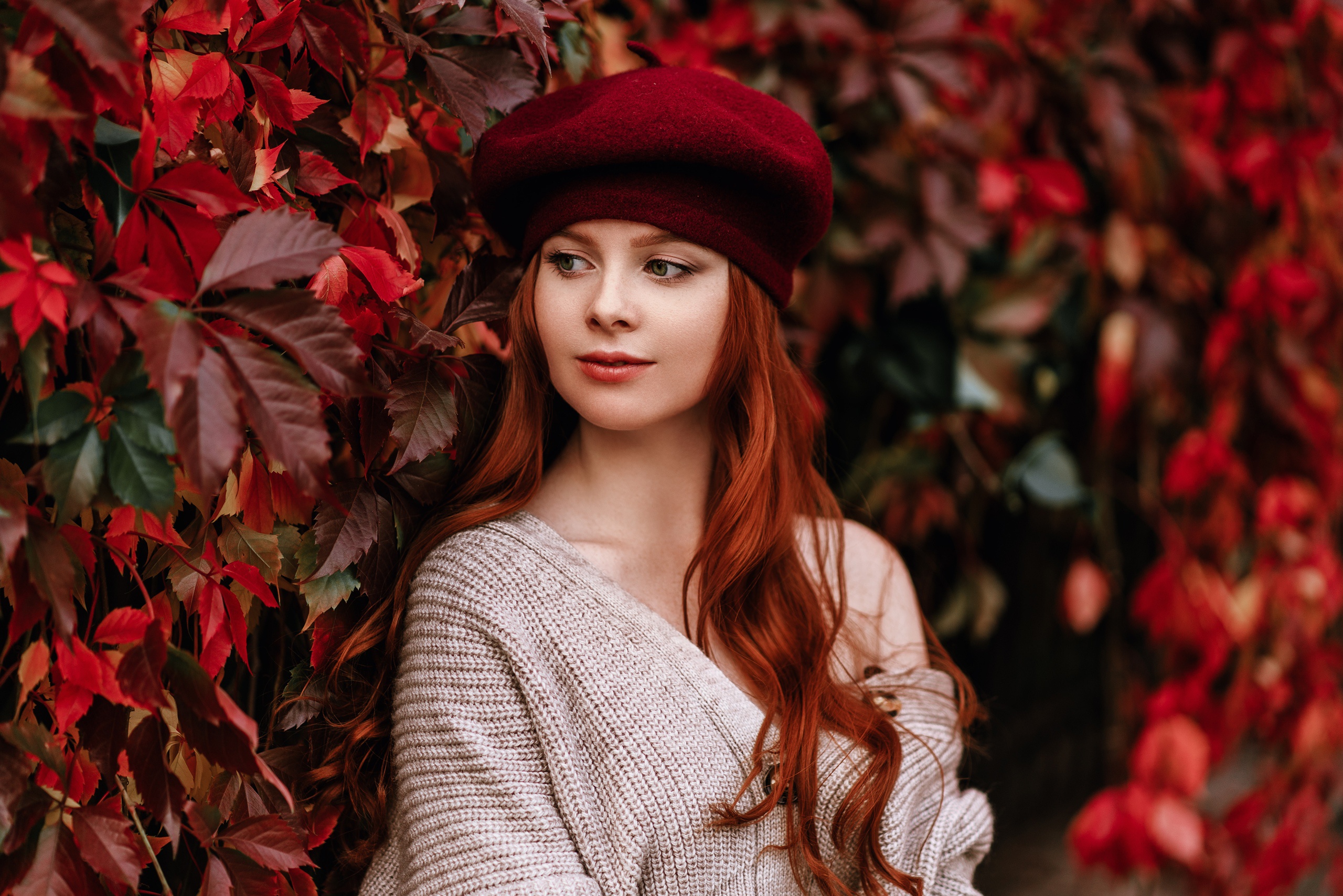 Woman with long red hair wearing a beret HD Wallpaper