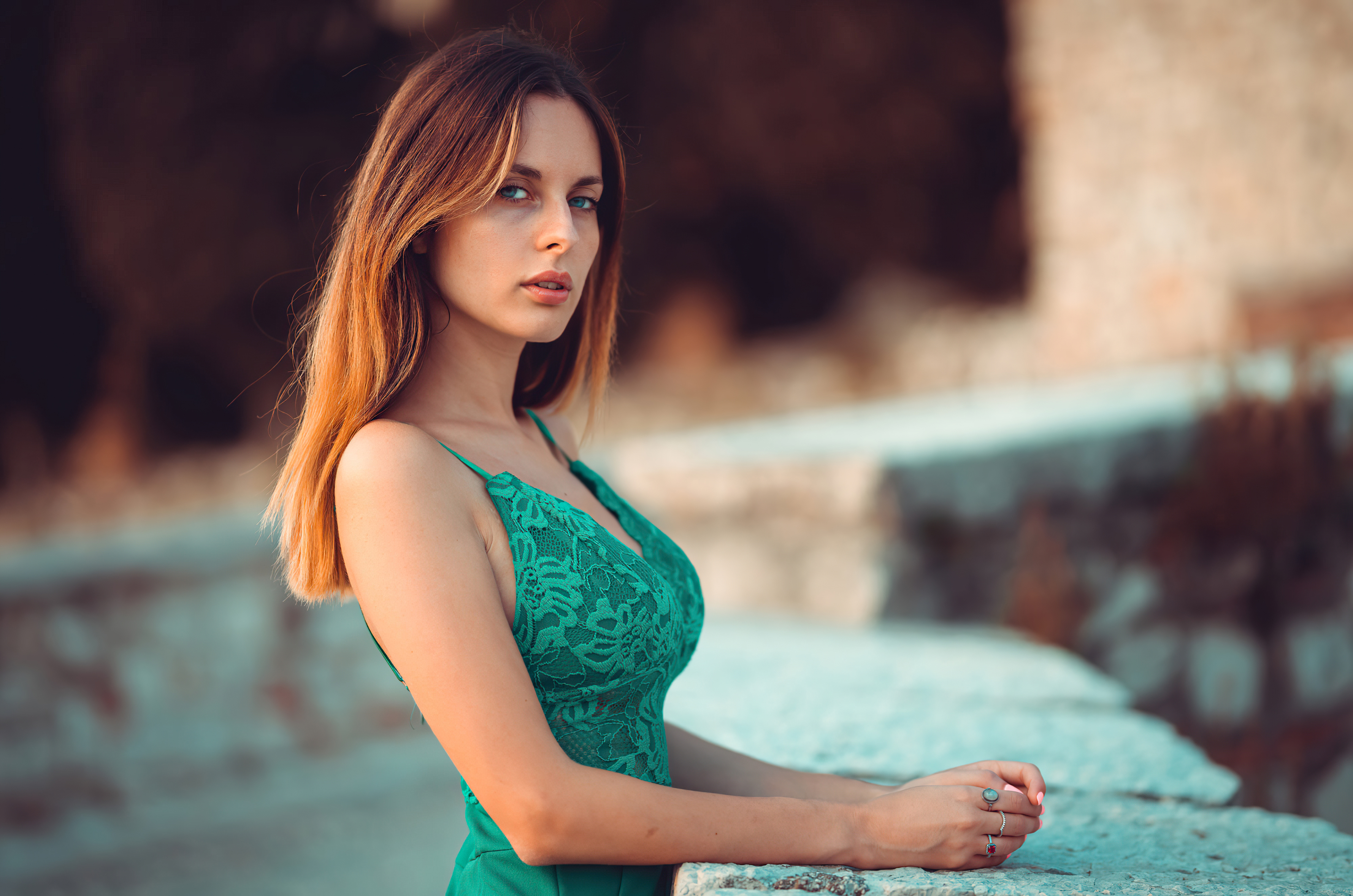 Woman in green dress HD Wallpaper
