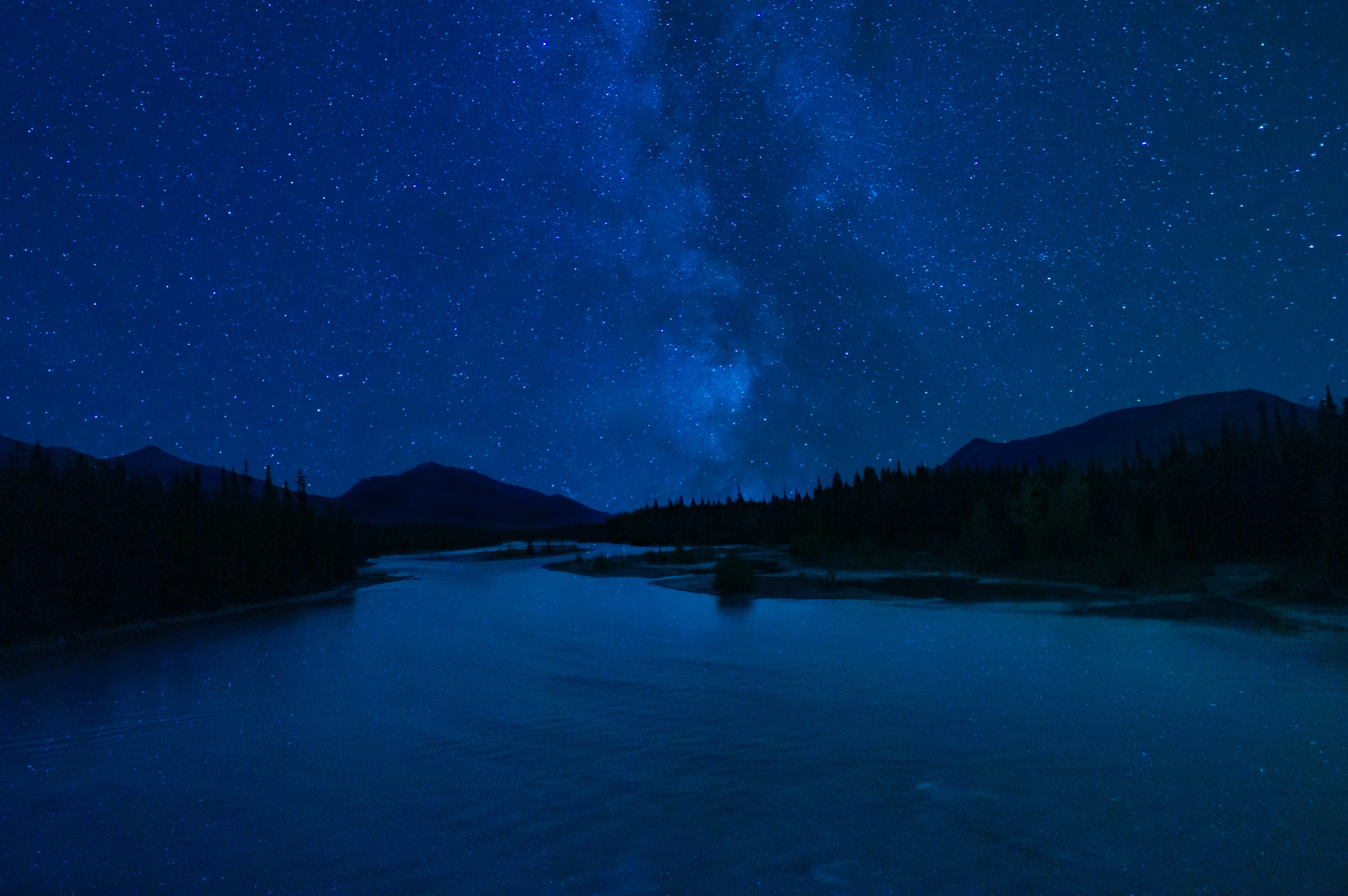 Milky Way over a lake and mountains HD Wallpaper