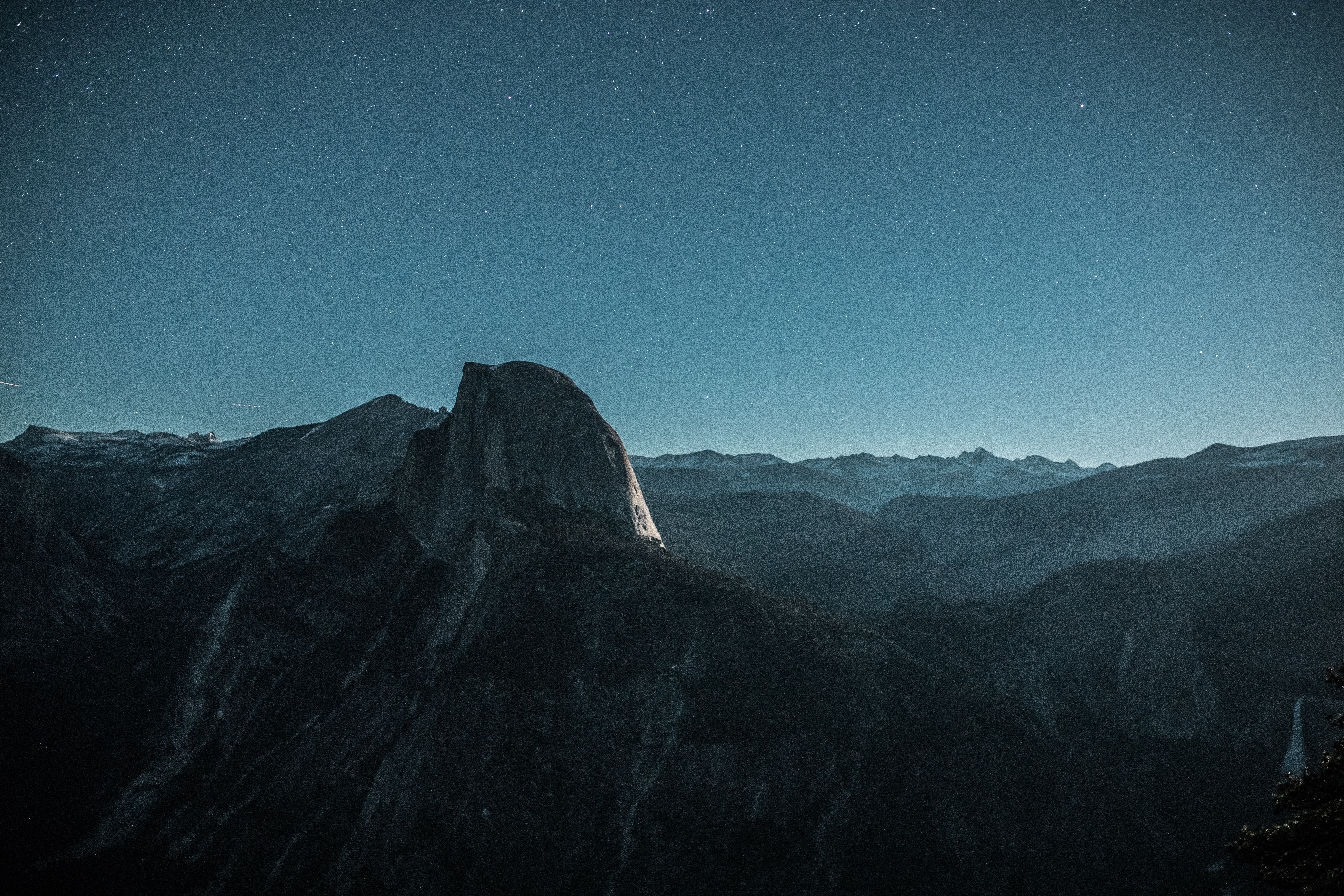 Half Dome mountain under starry night sky HD Wallpaper