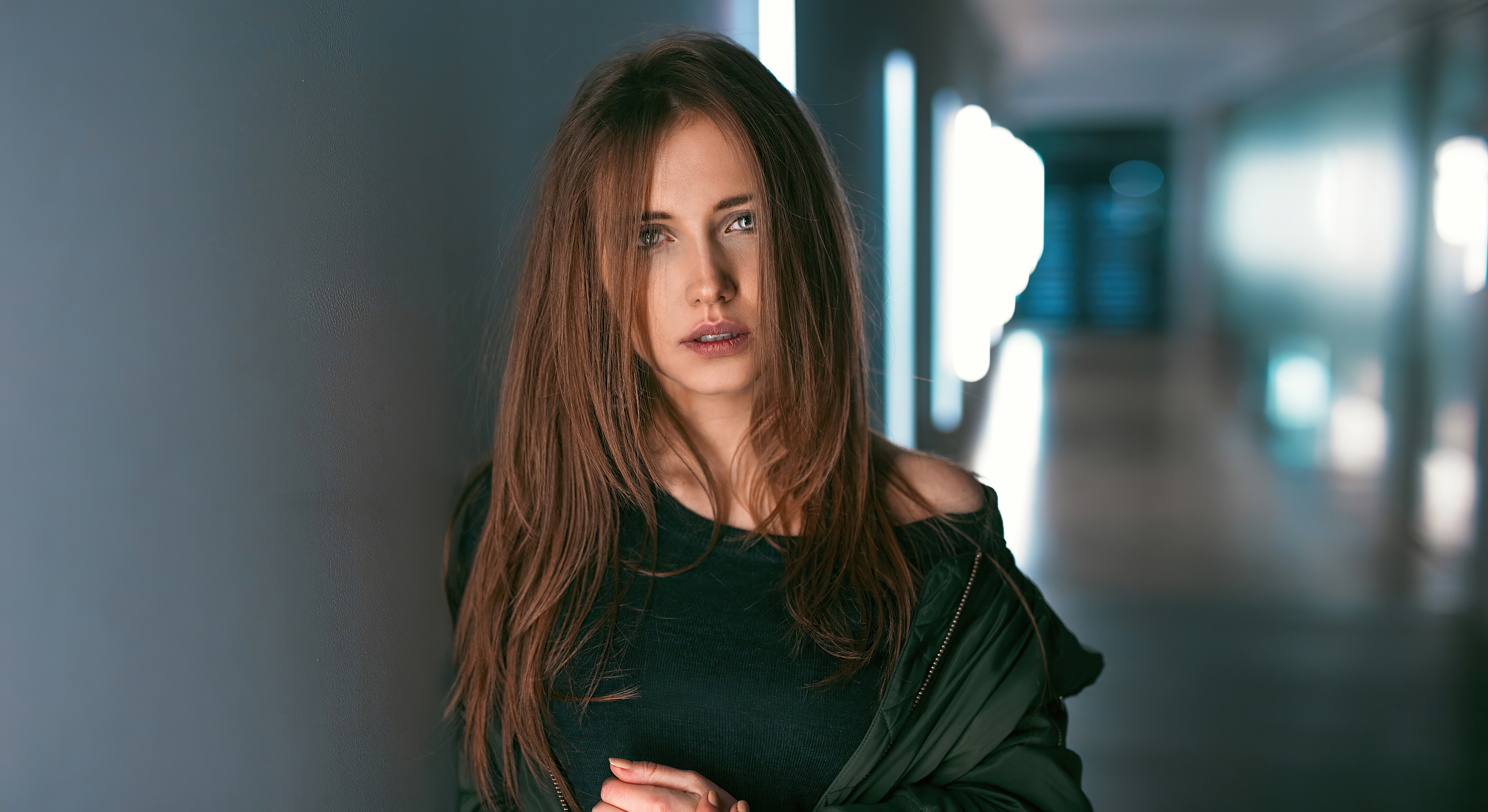 Brunette model in dark top and jacket HD Wallpaper
