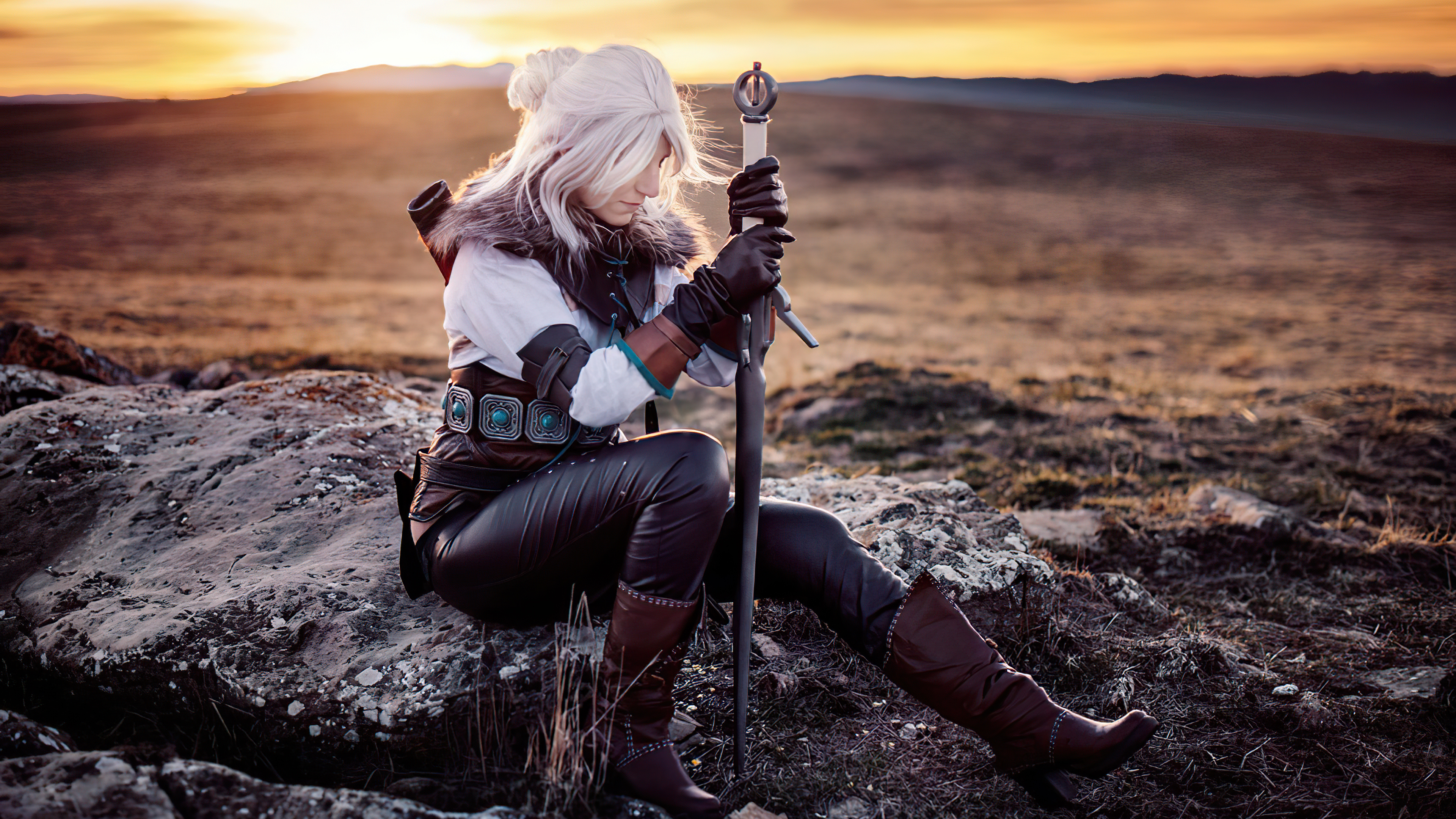 Ciri from The Witcher 3 cosplay with sword HD Wallpaper