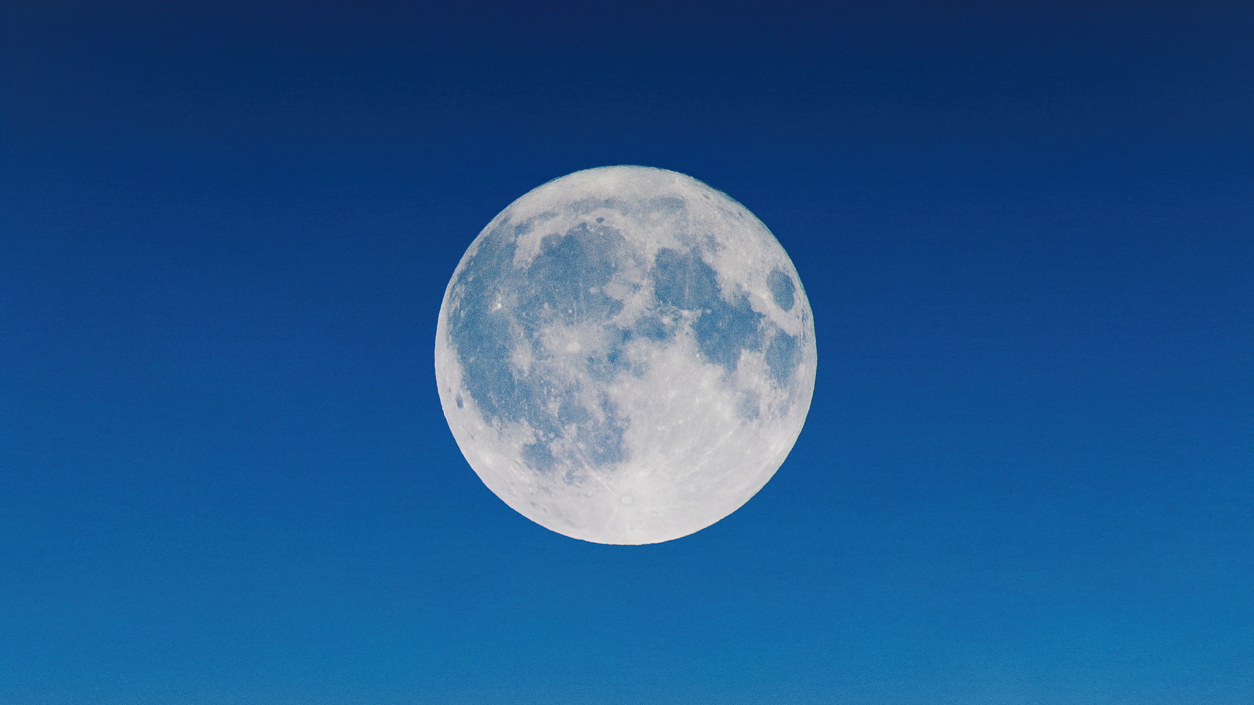 Full moon in a clear blue sky HD Wallpaper