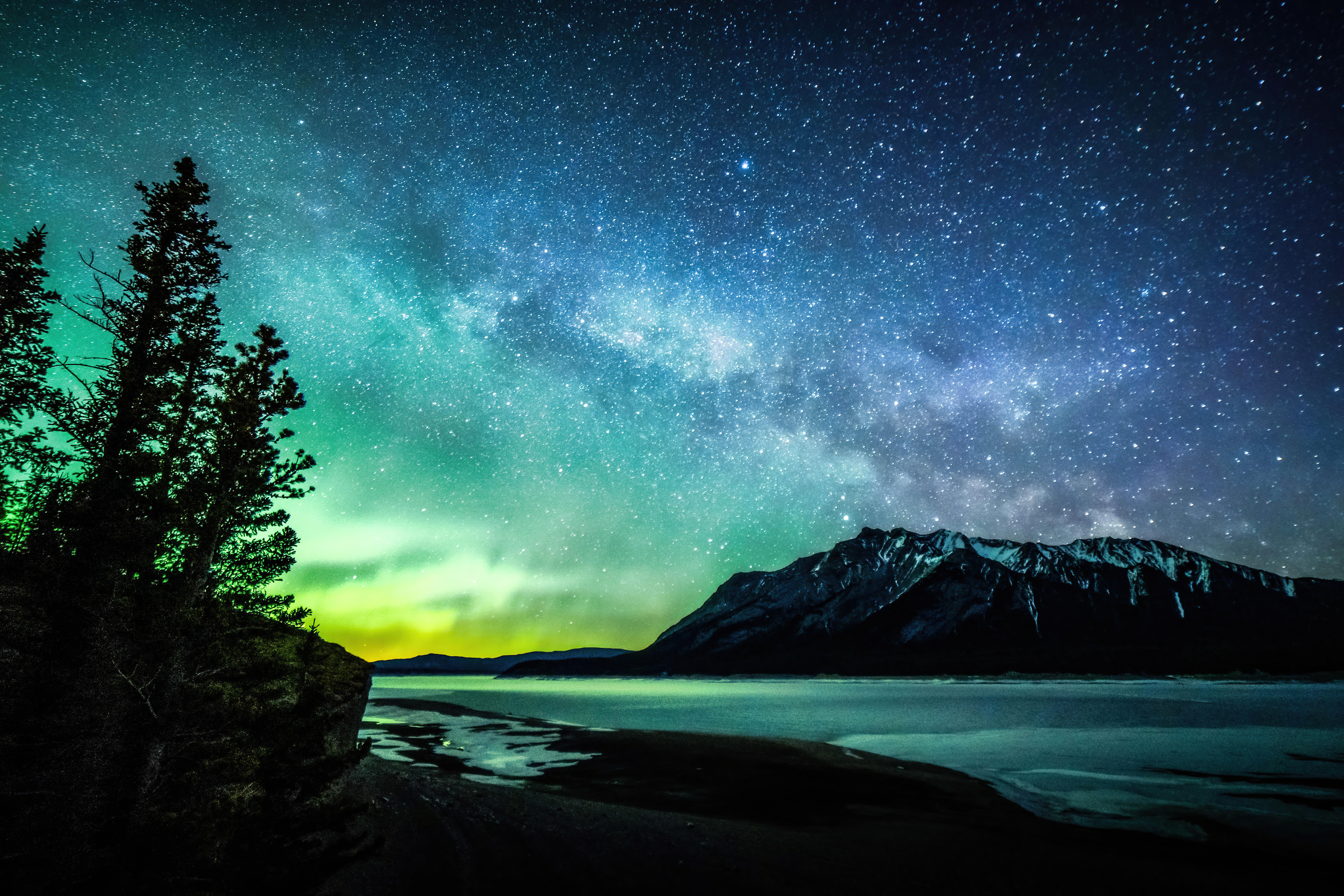 Milky Way and Aurora over Mountains and Lake HD Wallpaper
