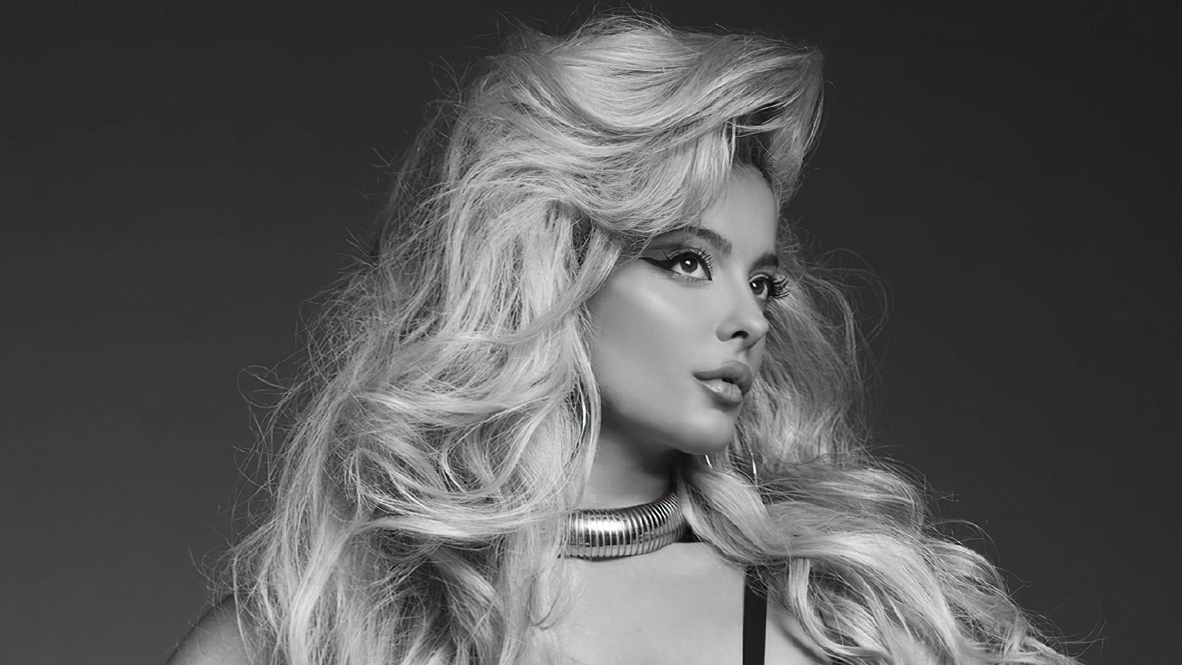 Bebe Rexha in monochrome HD Wallpaper