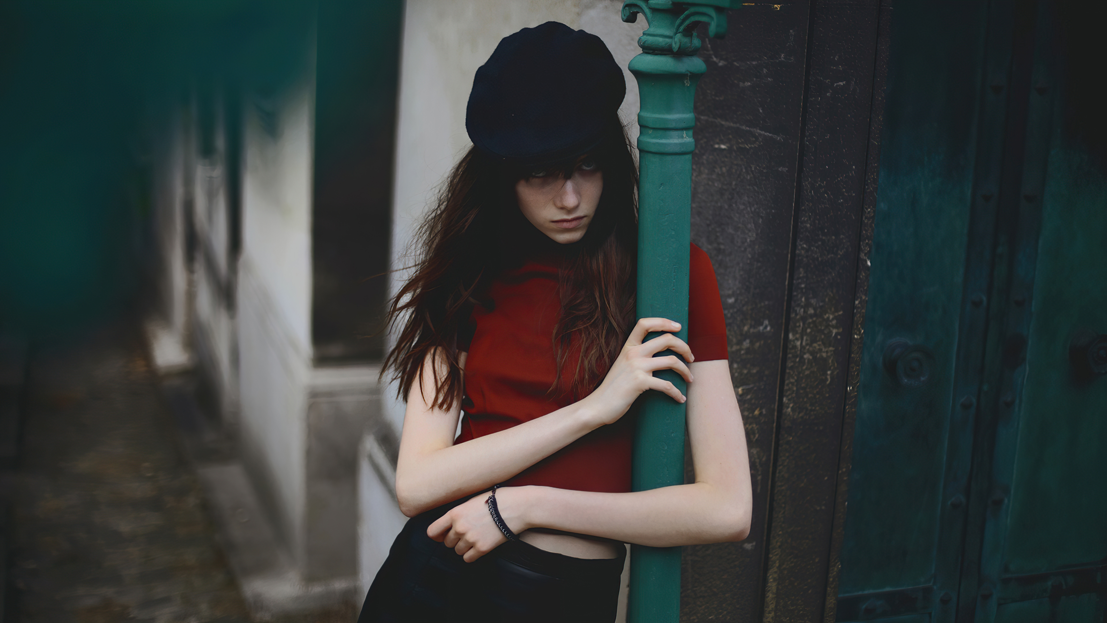 Girl in black hat and red shirt HD Wallpaper