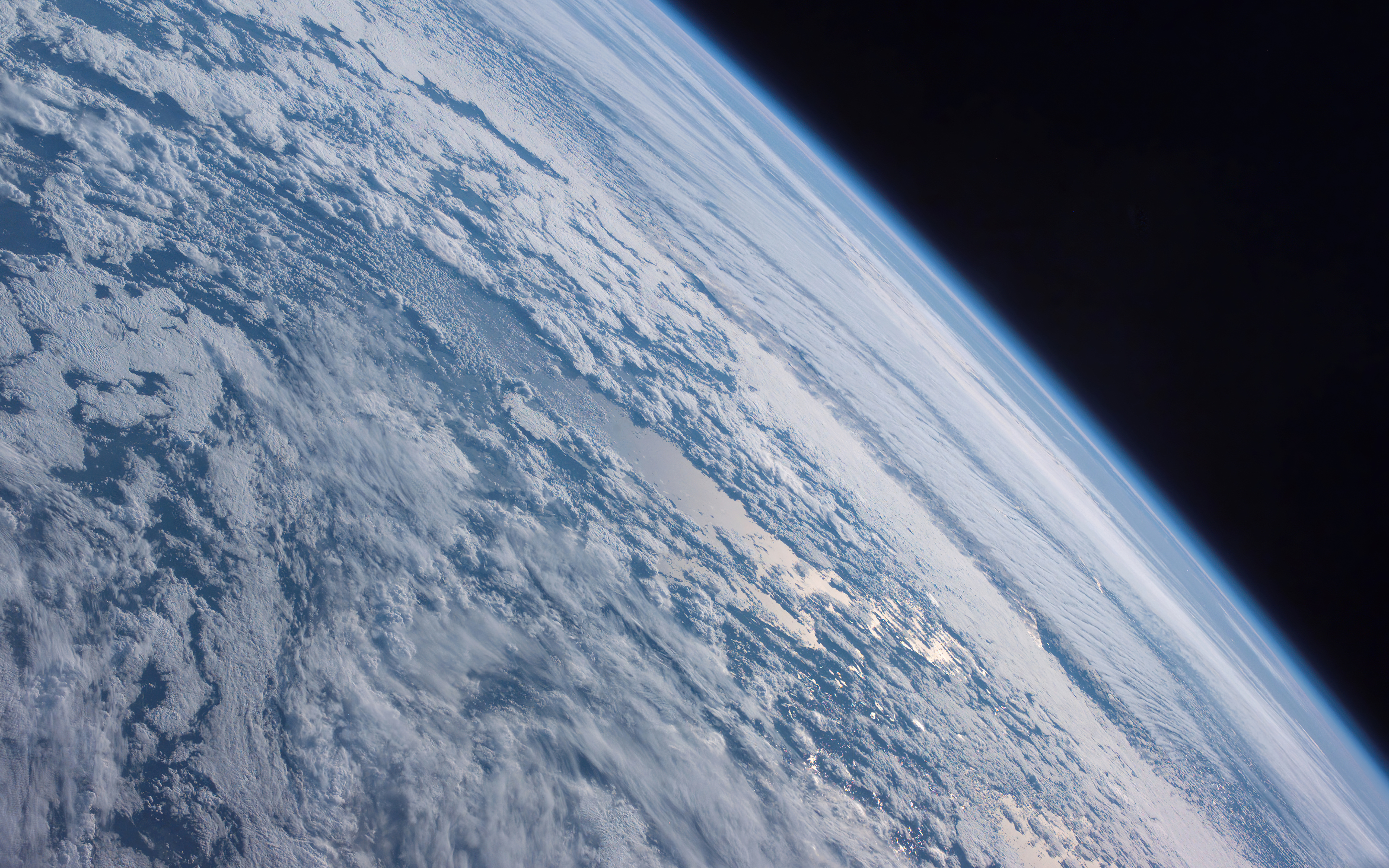 Earth's atmosphere from space HD Wallpaper
