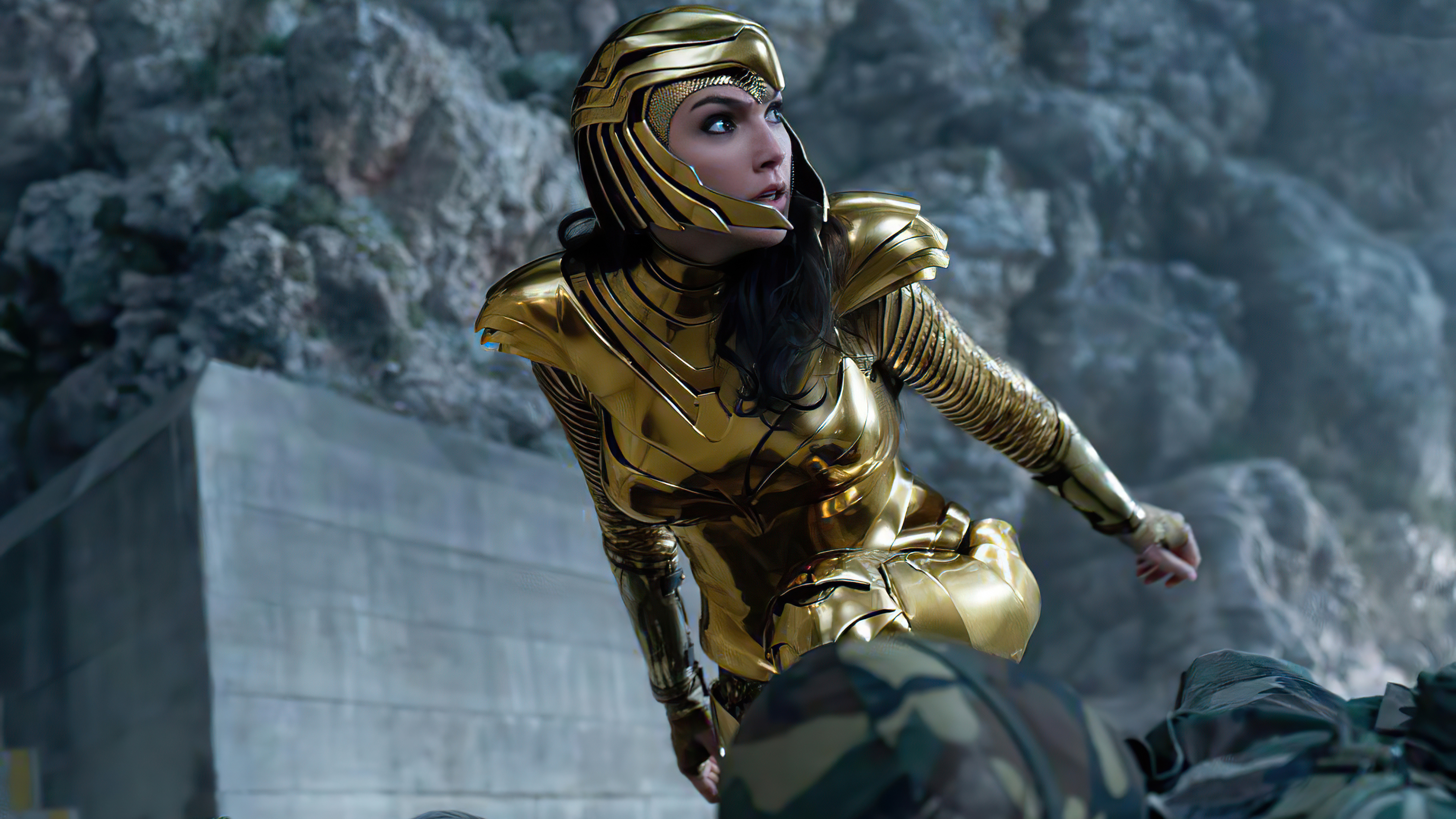 Wonder Woman in Golden Armor from Wonder Woman 1984 4K HD Wallpaper