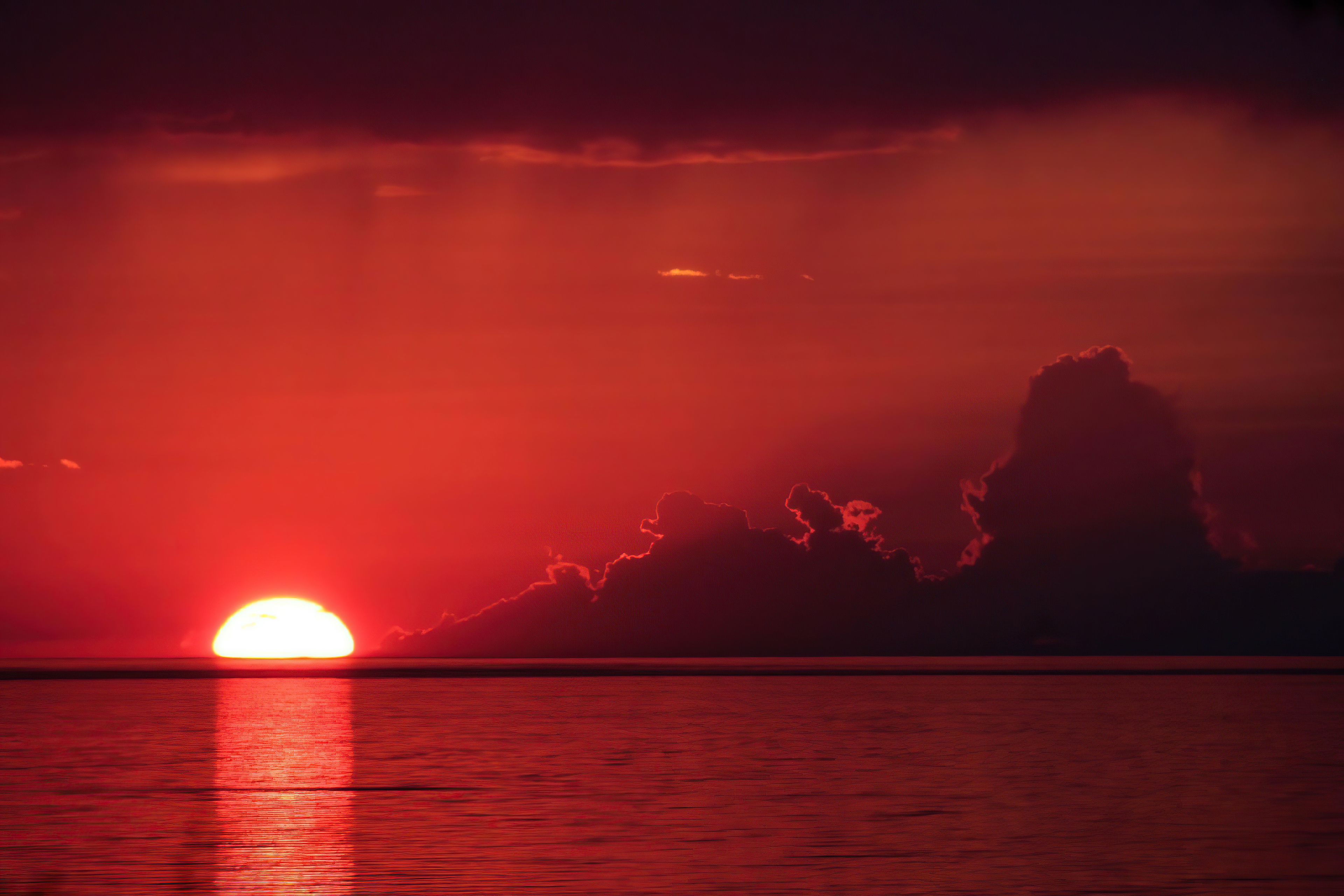 Sunset over a lake with clouds, 4K HD Wallpaper