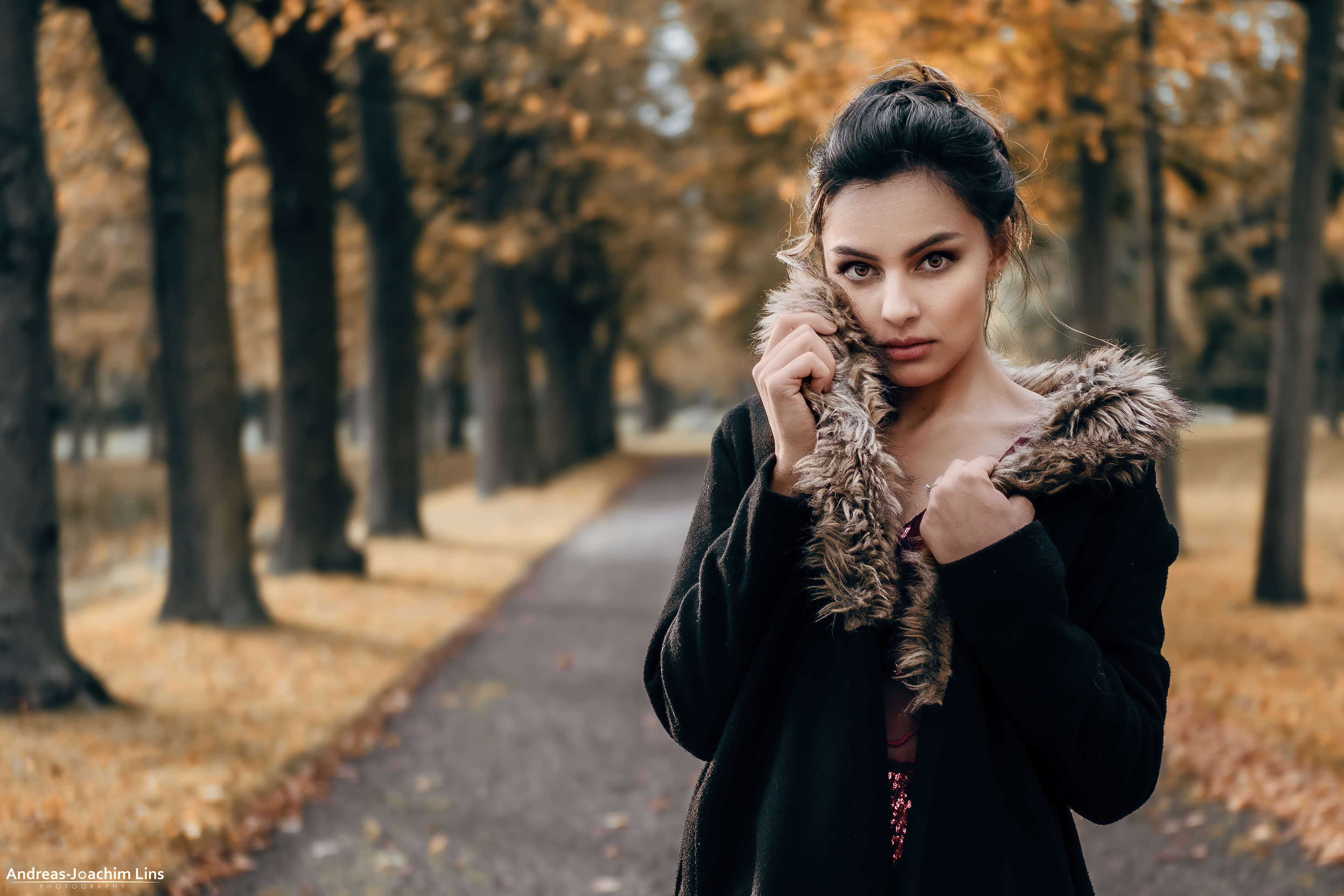 Model in autumn park photography HD Wallpaper