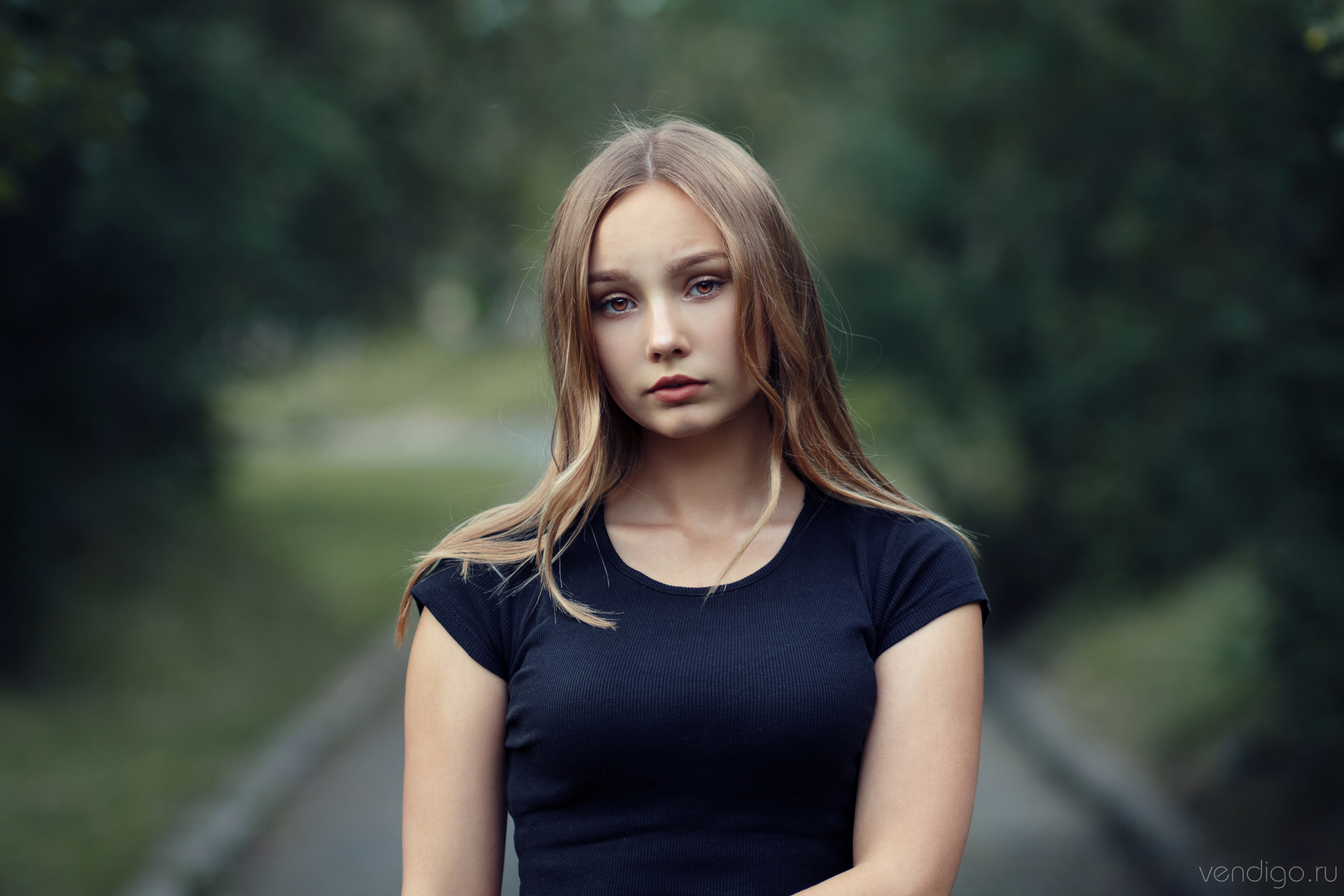 Portrait of a Young Girl in Black T-Shirt HD Wallpaper