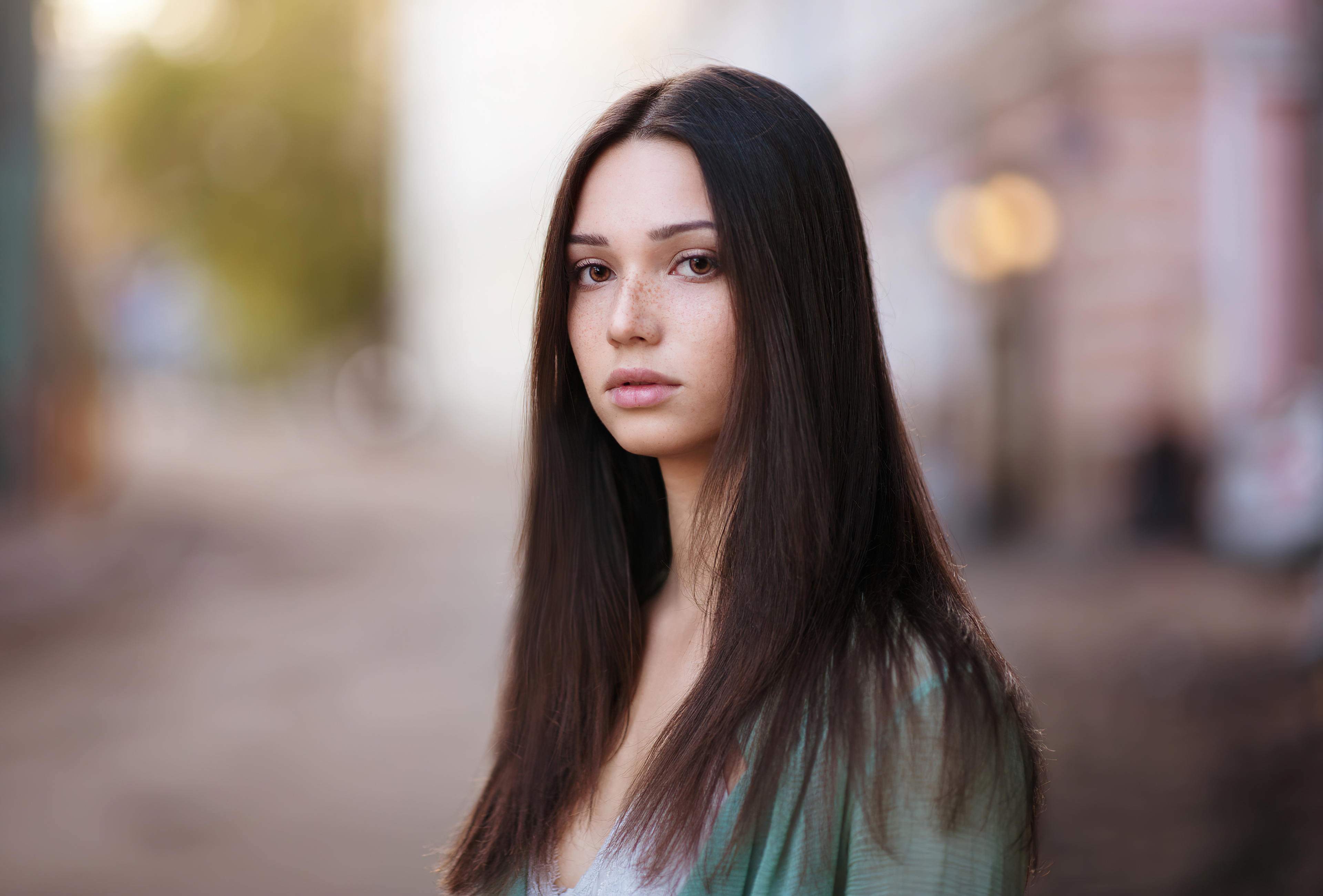 Mariya Volokh Portrait in Soft Natural Light HD Wallpaper