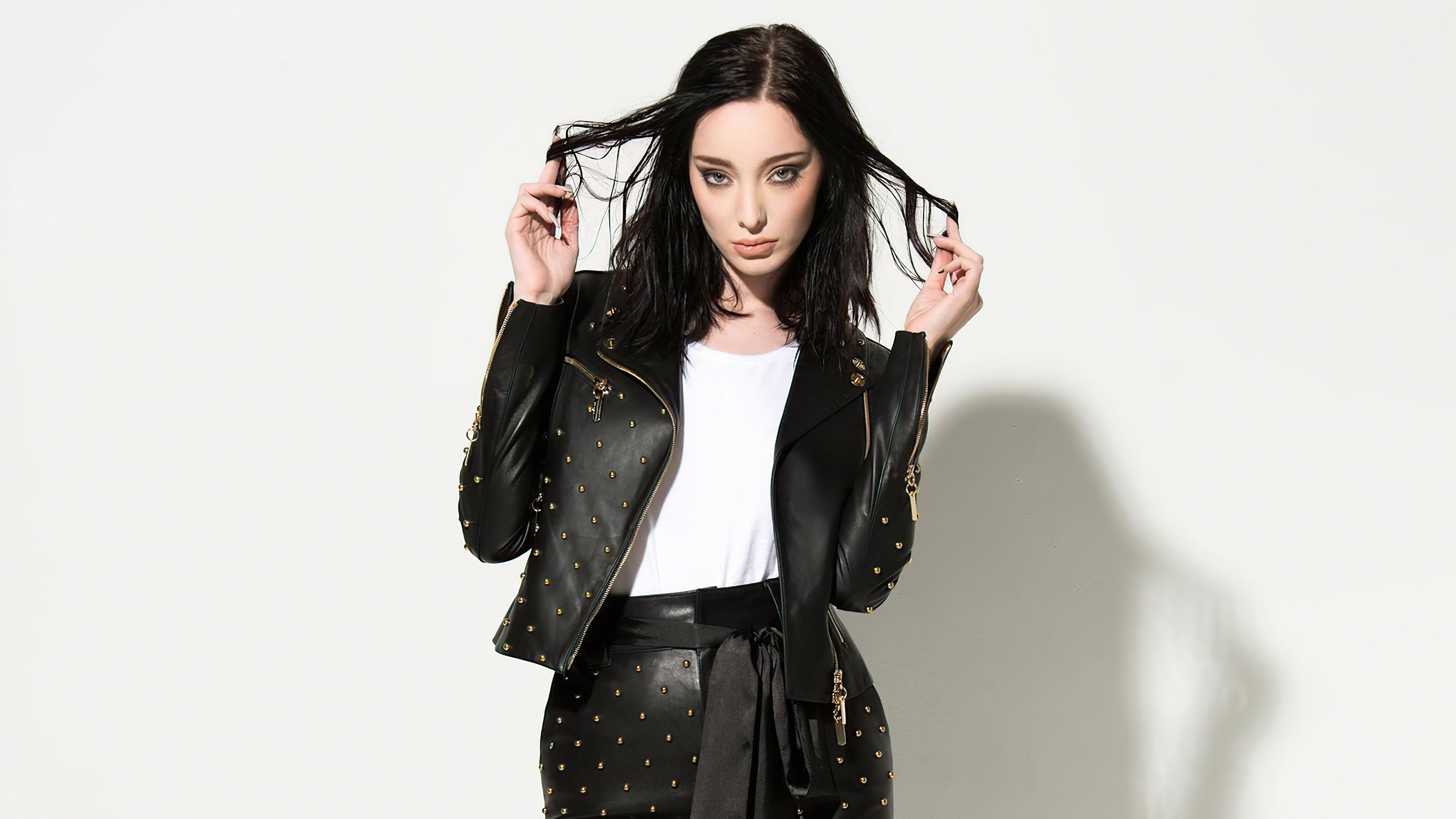Emma Dumont in studded leather jacket HD Wallpaper