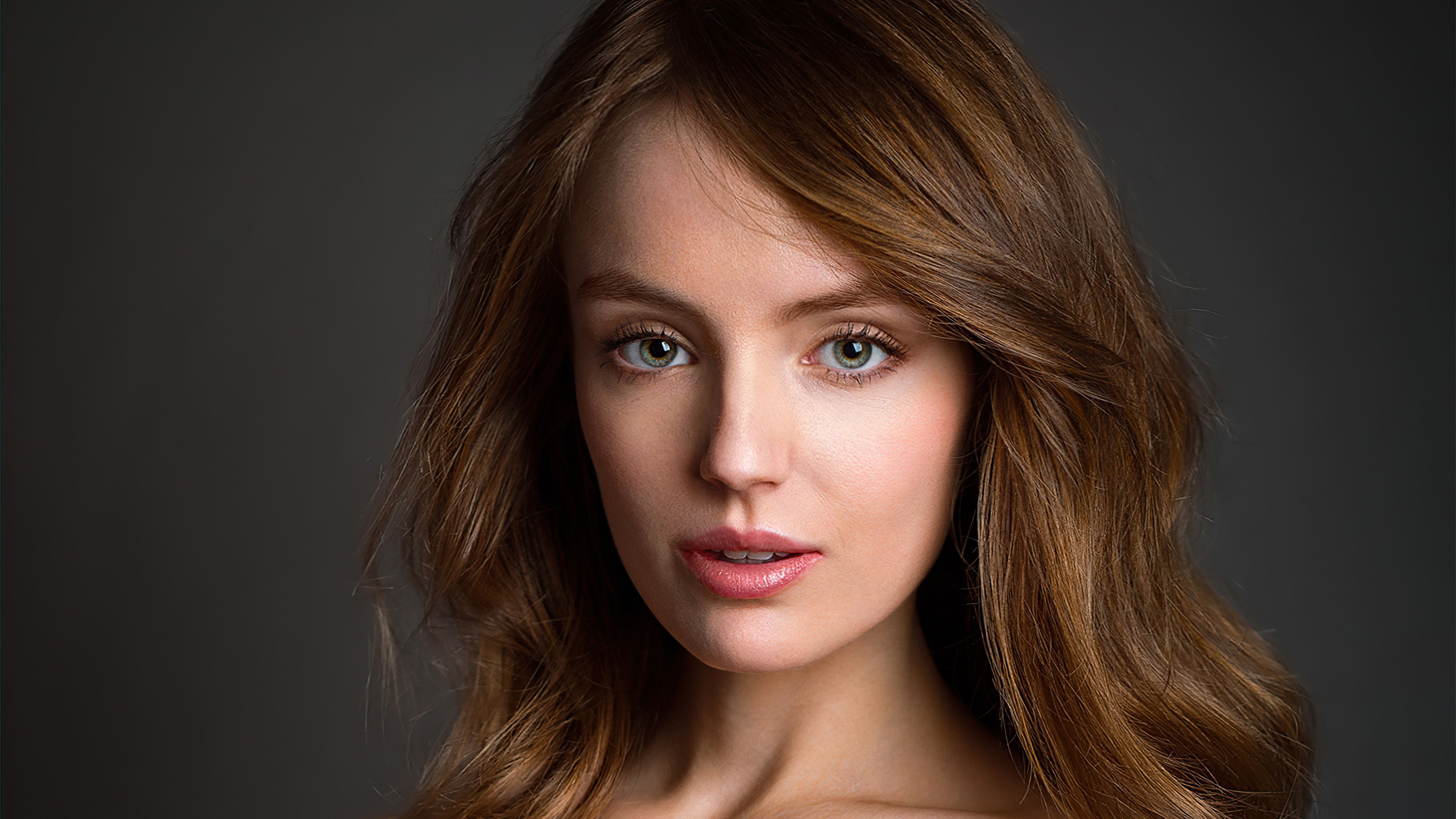 Brunette Girl Model in HD Wallpaper