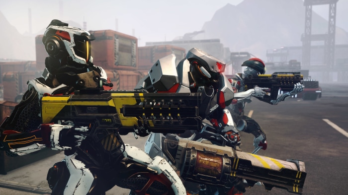 Soldiers with futuristic weapons in Phoenix Point 4K