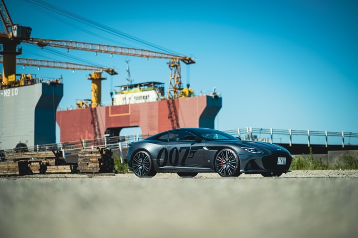 Aston Martin DBS Superleggera 007
