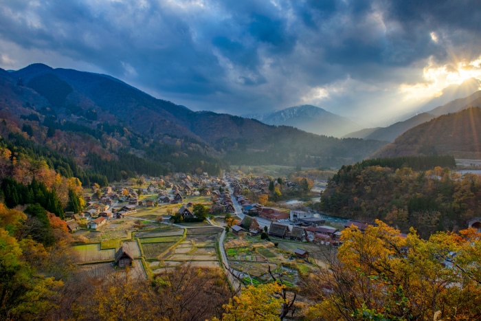 Shirakawa-go Village in Autumn Valley 4K