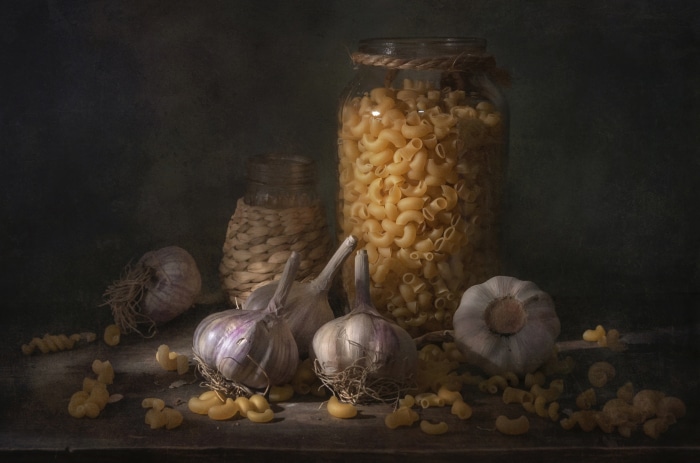 Still life with pasta and garlic