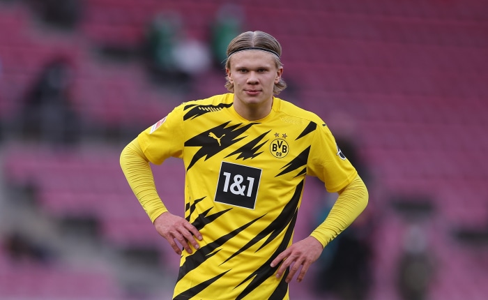 Erling Haaland in Borussia Dortmund jersey