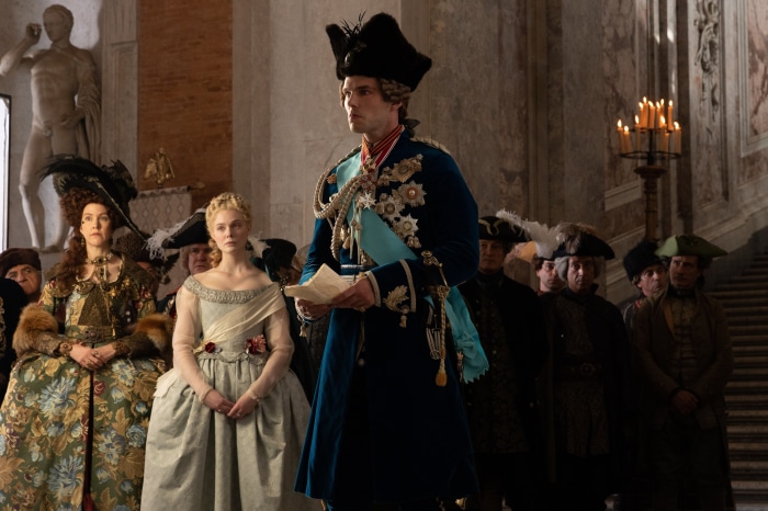 Nicholas Hoult and Elle Fanning in The Great 4K