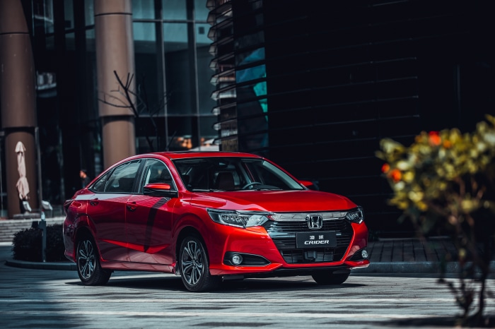 Red Honda Crider Sport Hybrid 4K