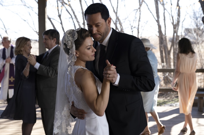 Anna Paquin and Zachary Levi in American Underdog 4K