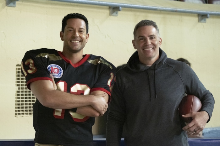 Zachary Levi and Kurt Warner in American Underdog
