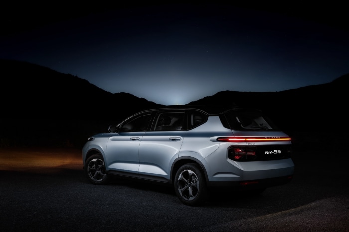 Baojun RM-5 rear view at night