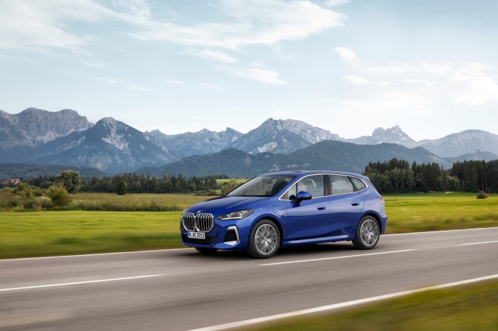 Blue BMW 230e XDrive Active Tourer M Sport 4K