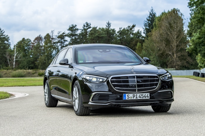 Mercedes-Benz S-Class 4K