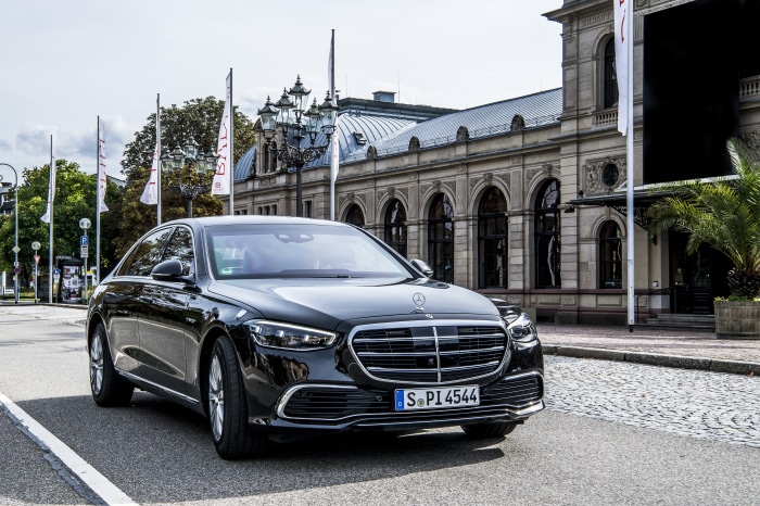 Mercedes-Benz S-Class 4K