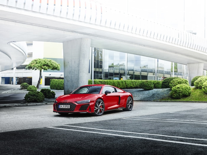 Red Audi R8 GT Spyder 4K