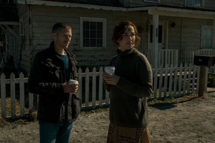 Zach Gilford and Kate Siegel in Midnight Mass